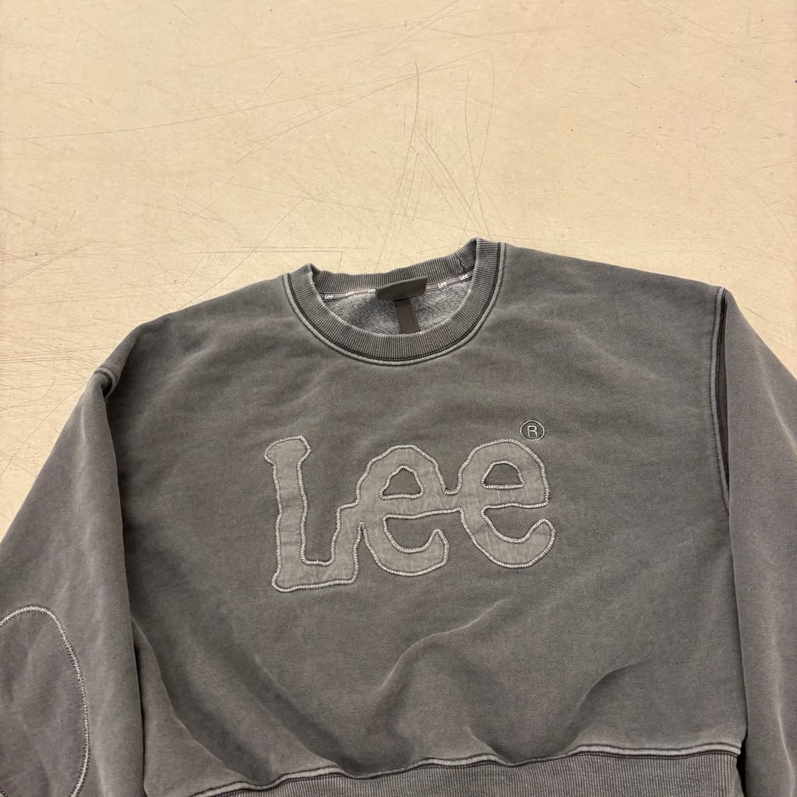 Lee 빅로고 피그먼트 크롭 맨투맨 상품이미지2