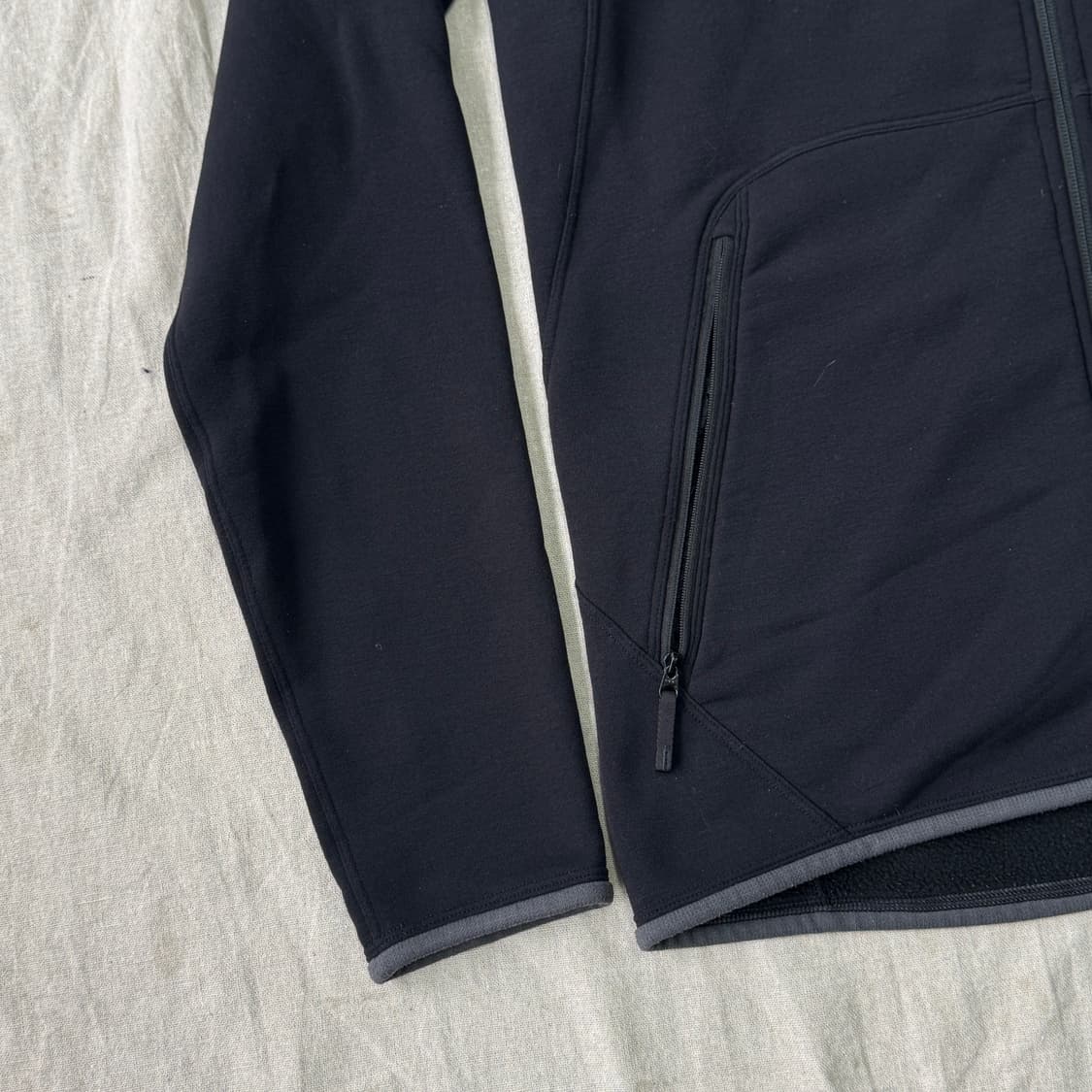 아크테릭스 자수 기모 소프트쉘 후드집업 M 상품이미지3