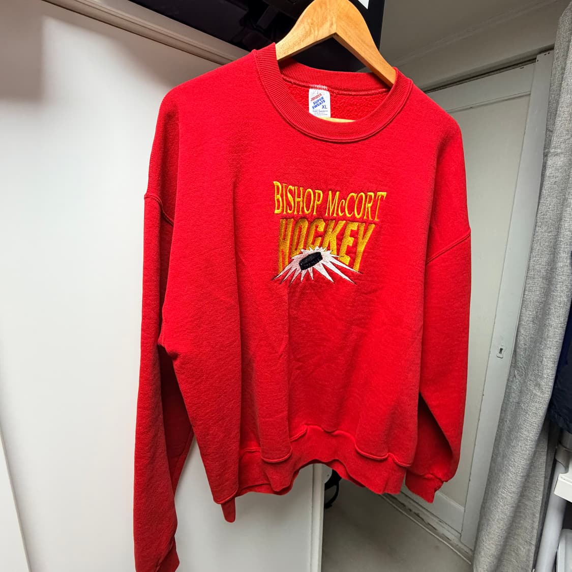 Jerzees 슈퍼스웨츠 Bishop McCort Hockey 맨투맨 X 상품이미지1