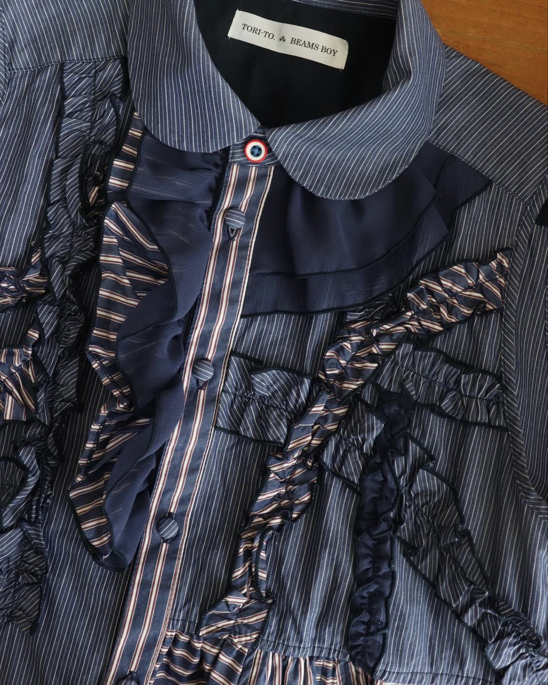 [Beams Boy] Tori-To Navy Ruffle Blouse 상품이미지9