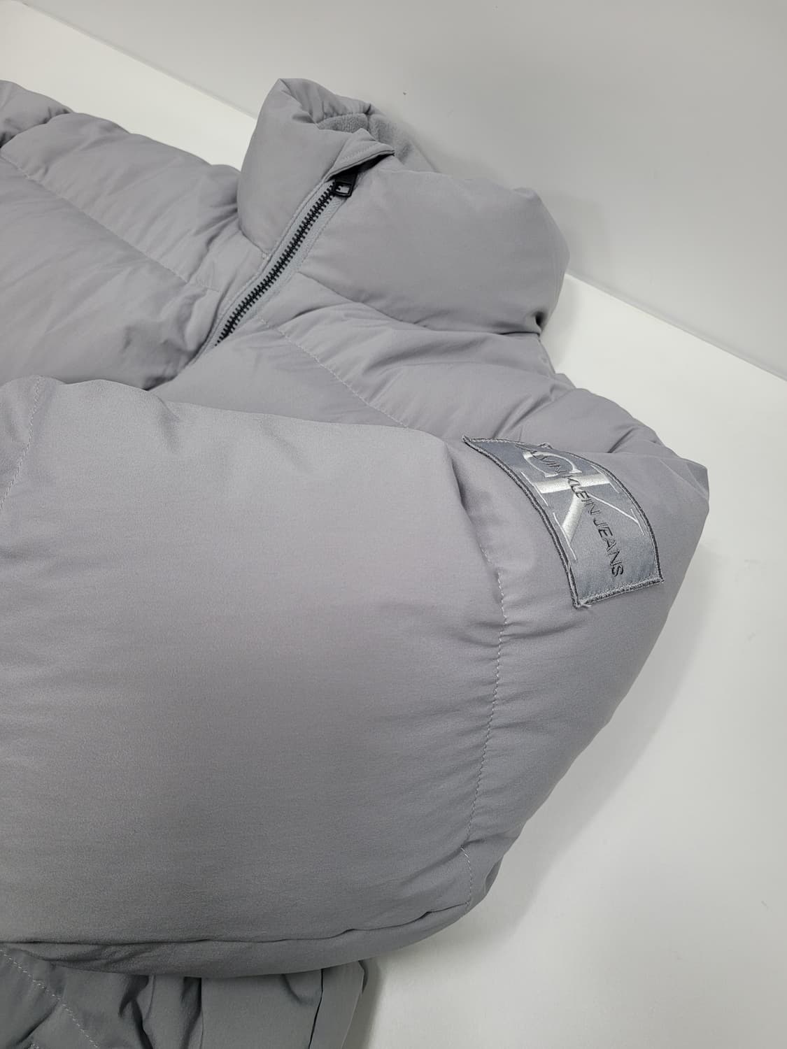 Calvin Klein 20FW 캘빈클라인 다운 푸퍼 패딩 재킷 / L 상품이미지5