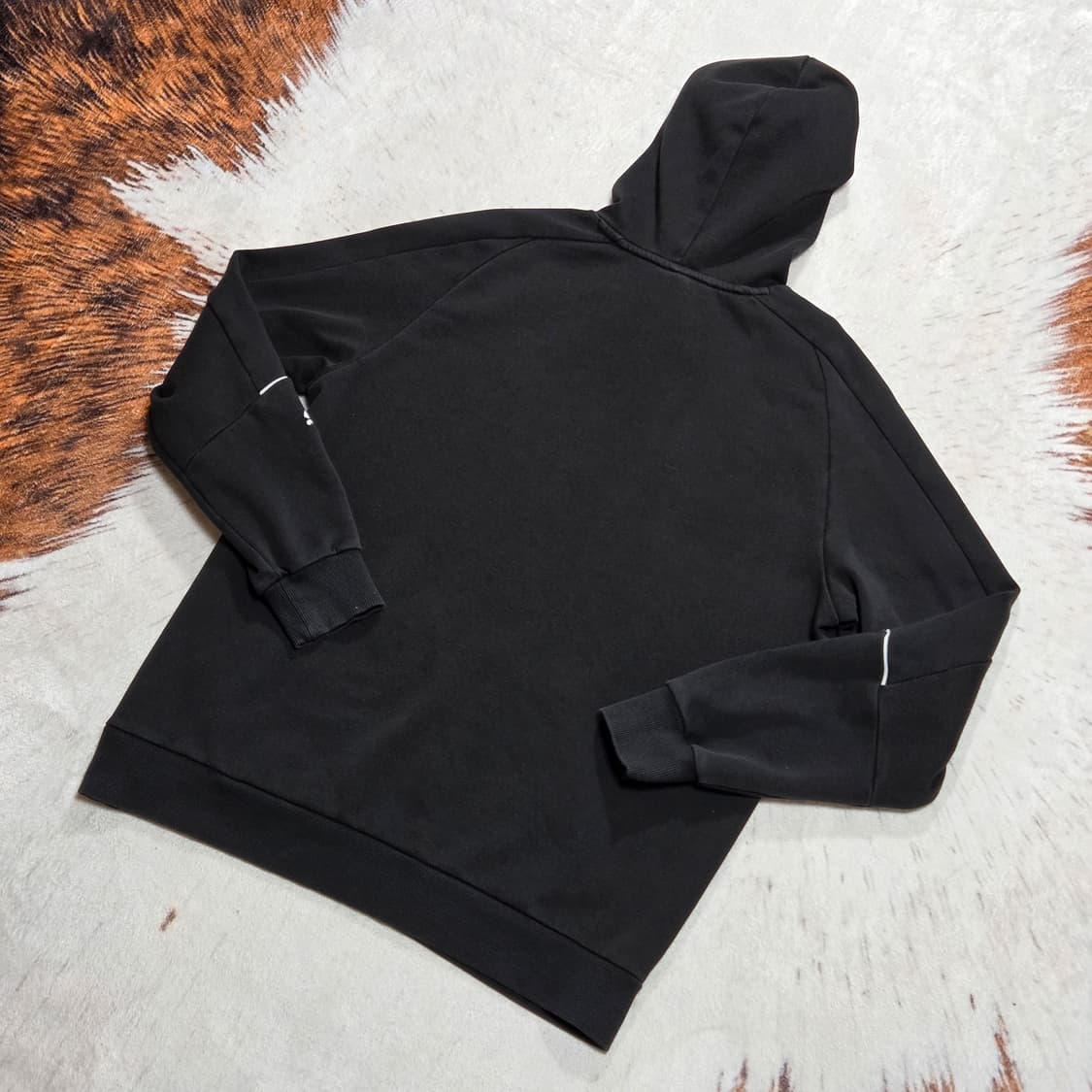 퓨마 로고 사이드 라인 블랙 후드티 상품이미지4