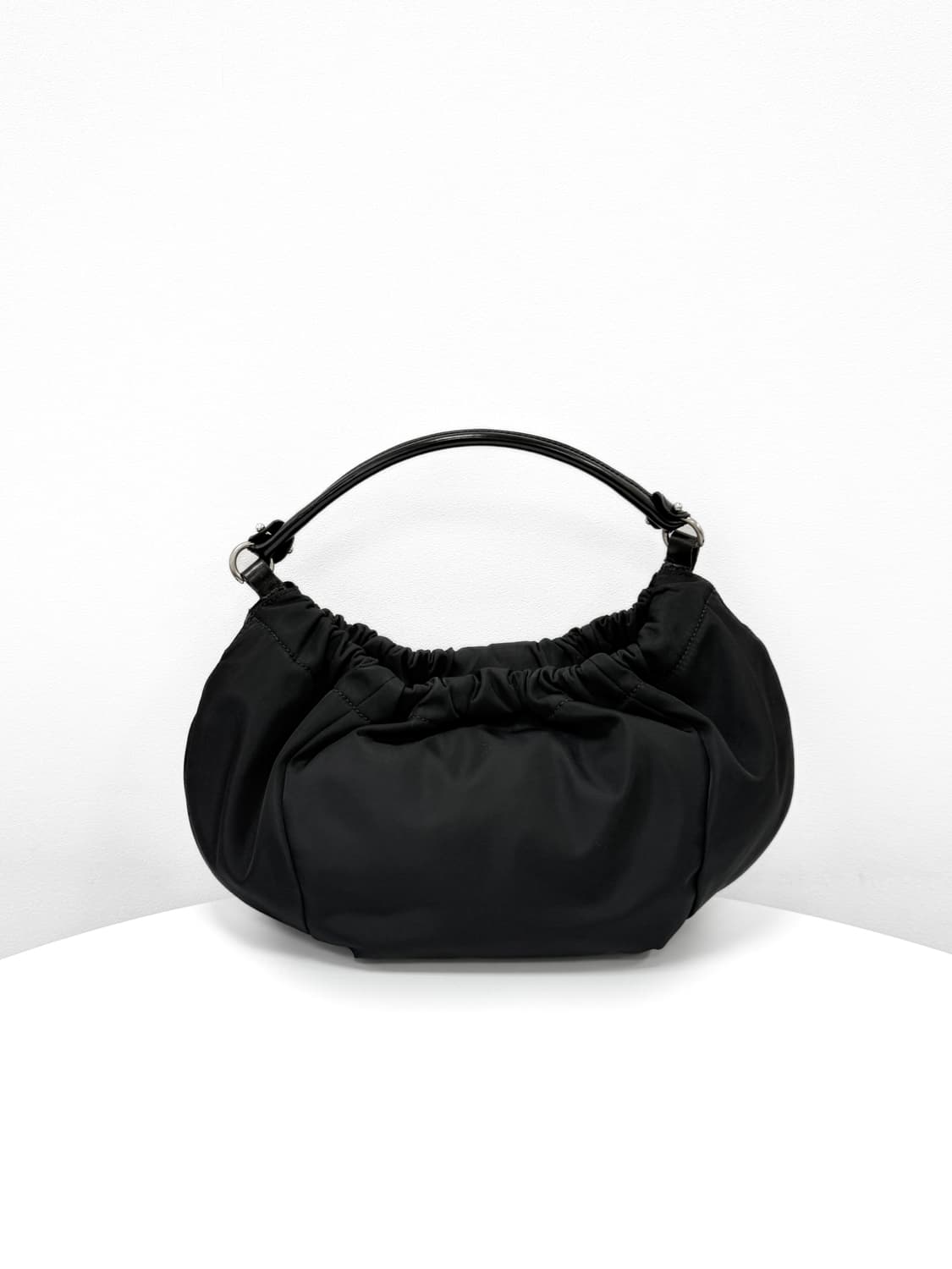 페라가모 바라보우 나일론 셔링 호보백 상품이미지2