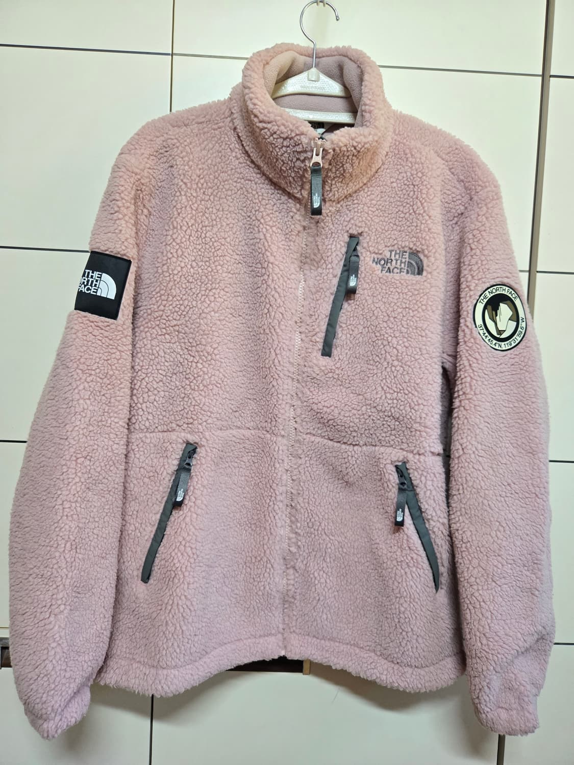 노스페이스 리모 화이트라벨 딸기우유 양털 후리스(남녀공용) 상품이미지2