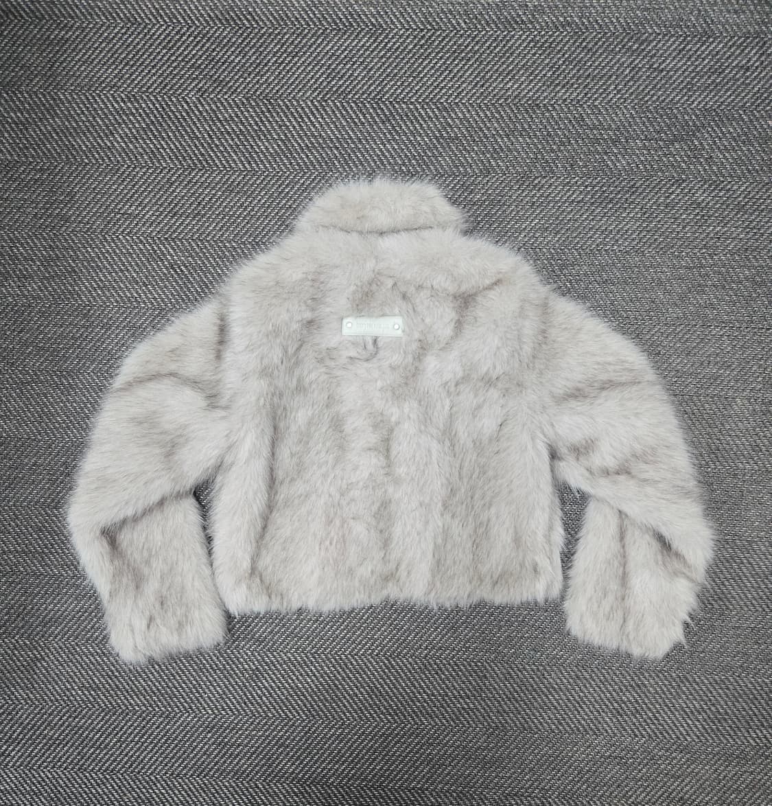 비터셀즈 24ss 크롭 퍼 자켓 그레이 상품이미지3