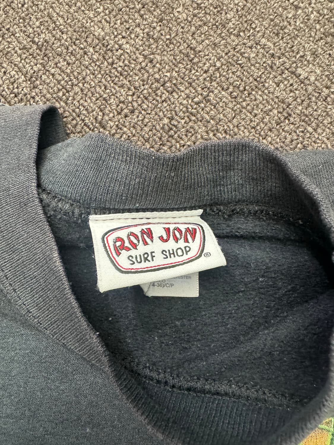 OS)Ron Jon 빈티지 프린팅 블랙 스웻셔츠i 상품이미지3