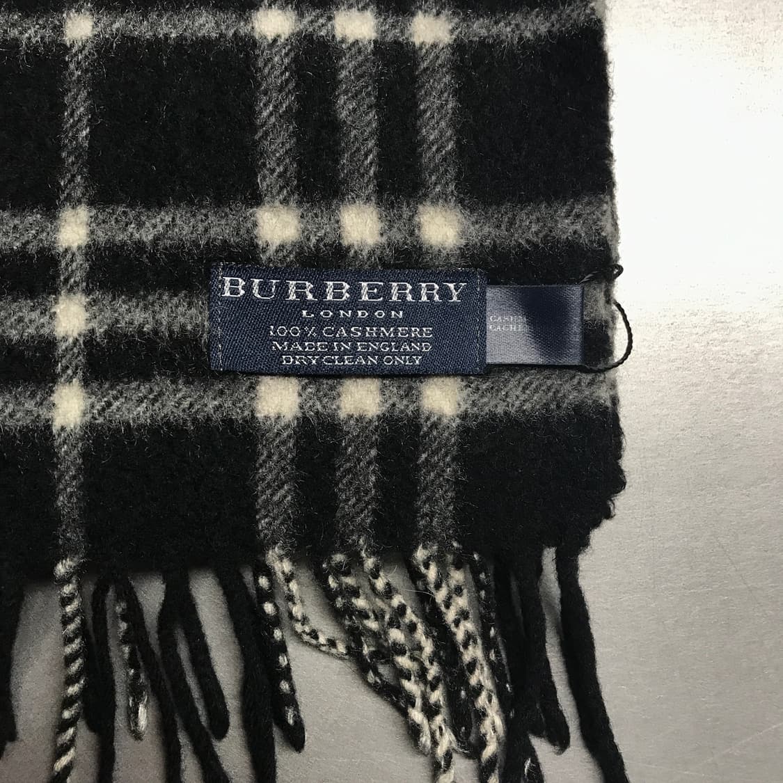 버버리 정품 캐시미어 머플러 블랙 상품이미지4