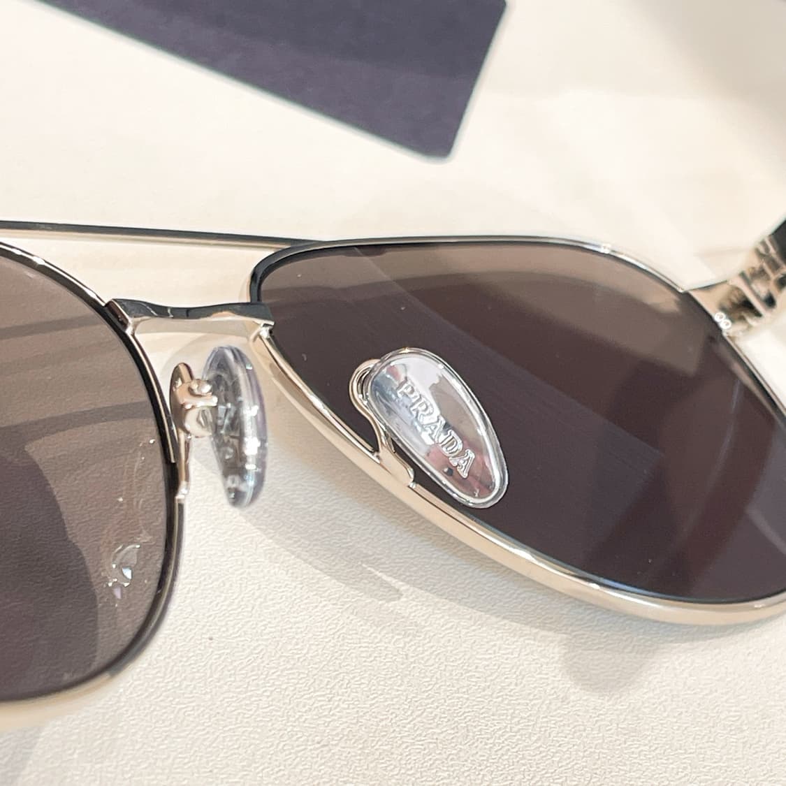 프라다 심볼 선글라스 슬레이트 그레이 렌즈 SPS A52 상품이미지5