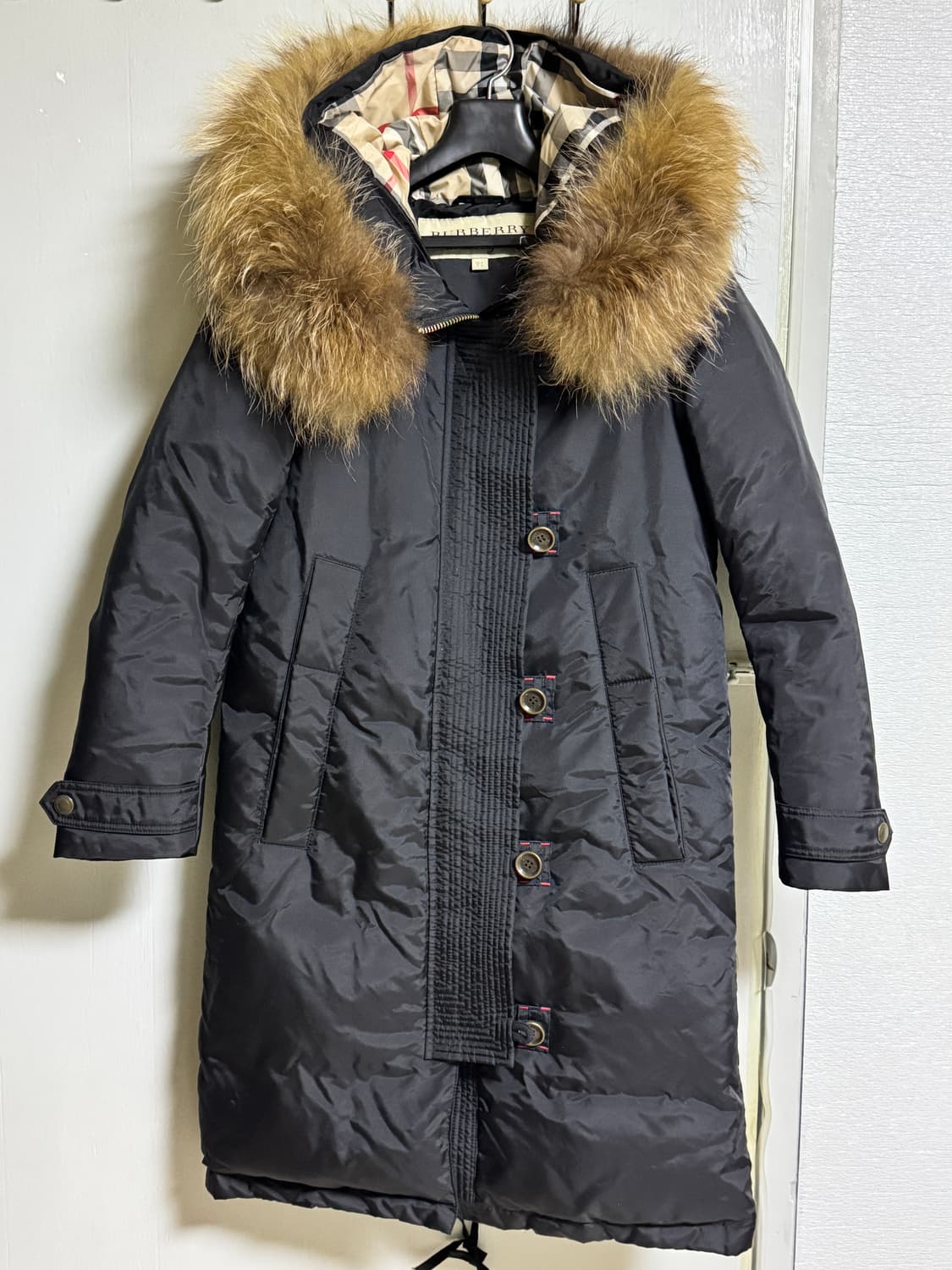 버버리 런던 잉글랜드 롱패딩 M 블랙 폭스퍼 (66사이즈) 상품이미지2
