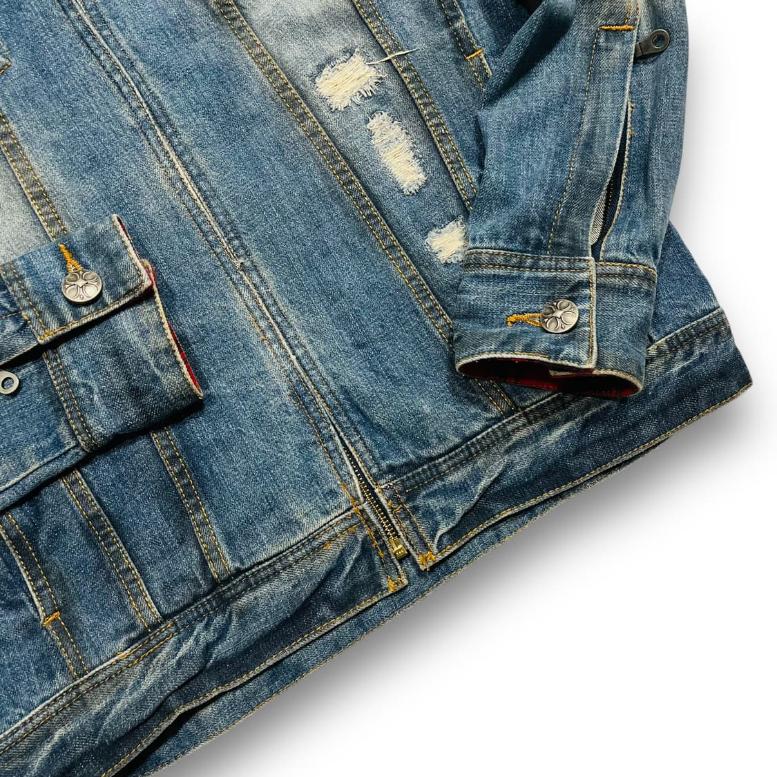 인 더 애틱 디스트로이드 워시드 크로스 음각 데님 자켓 상품이미지3