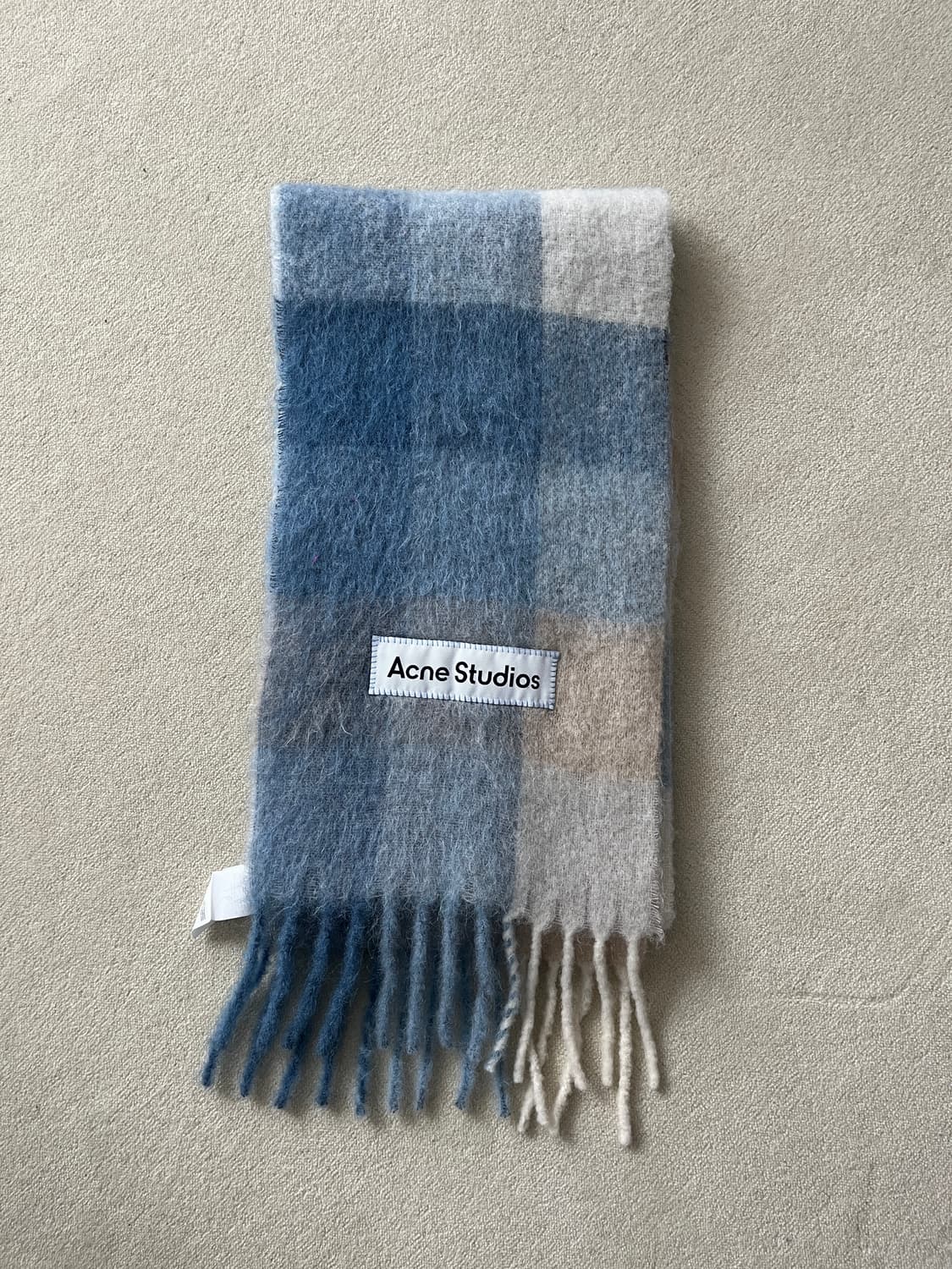 아크네 스튜디오 모헤어 체크 머플러 블루 베이지 상품이미지1