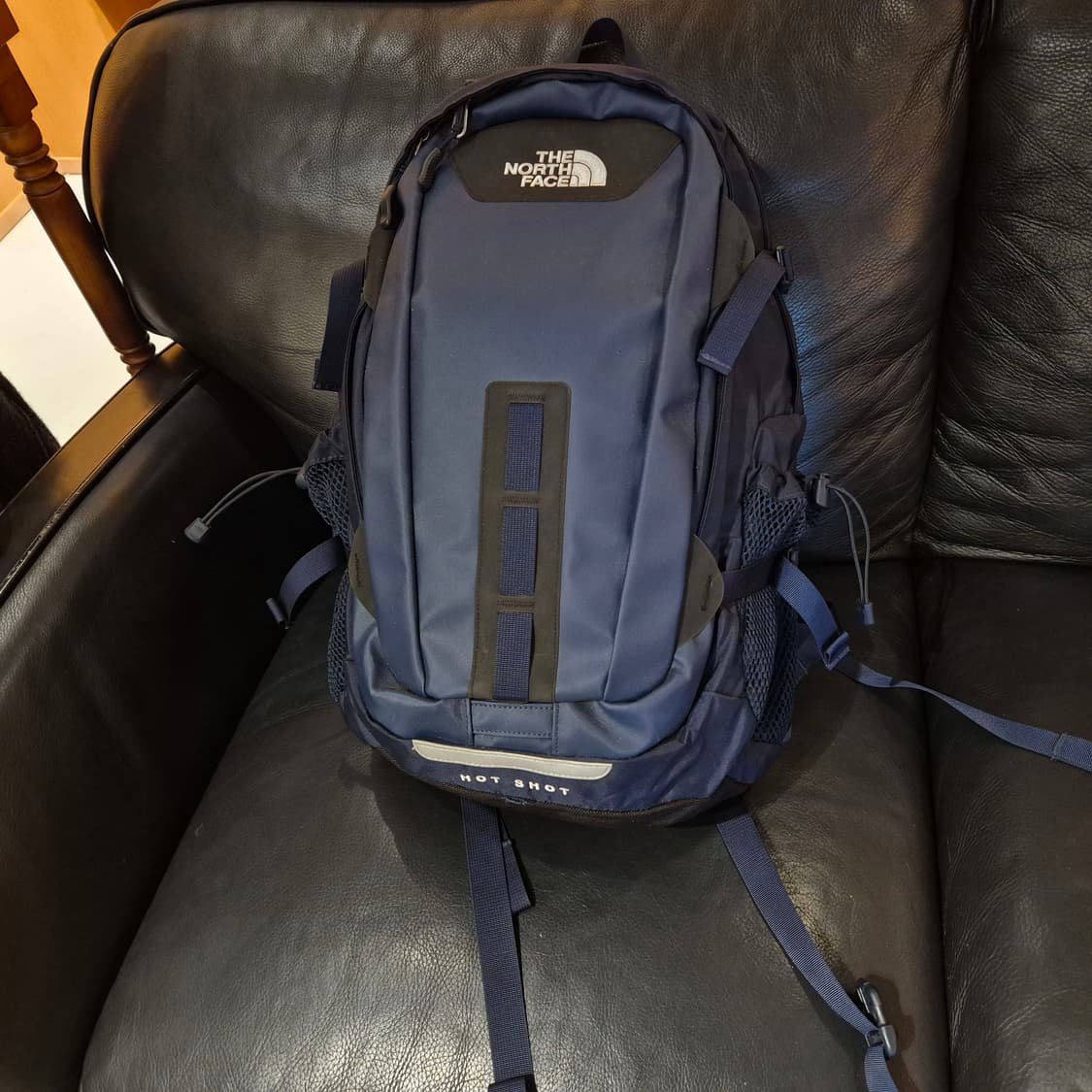 노스페이스 핫샷 백팩 네이비 상품이미지1