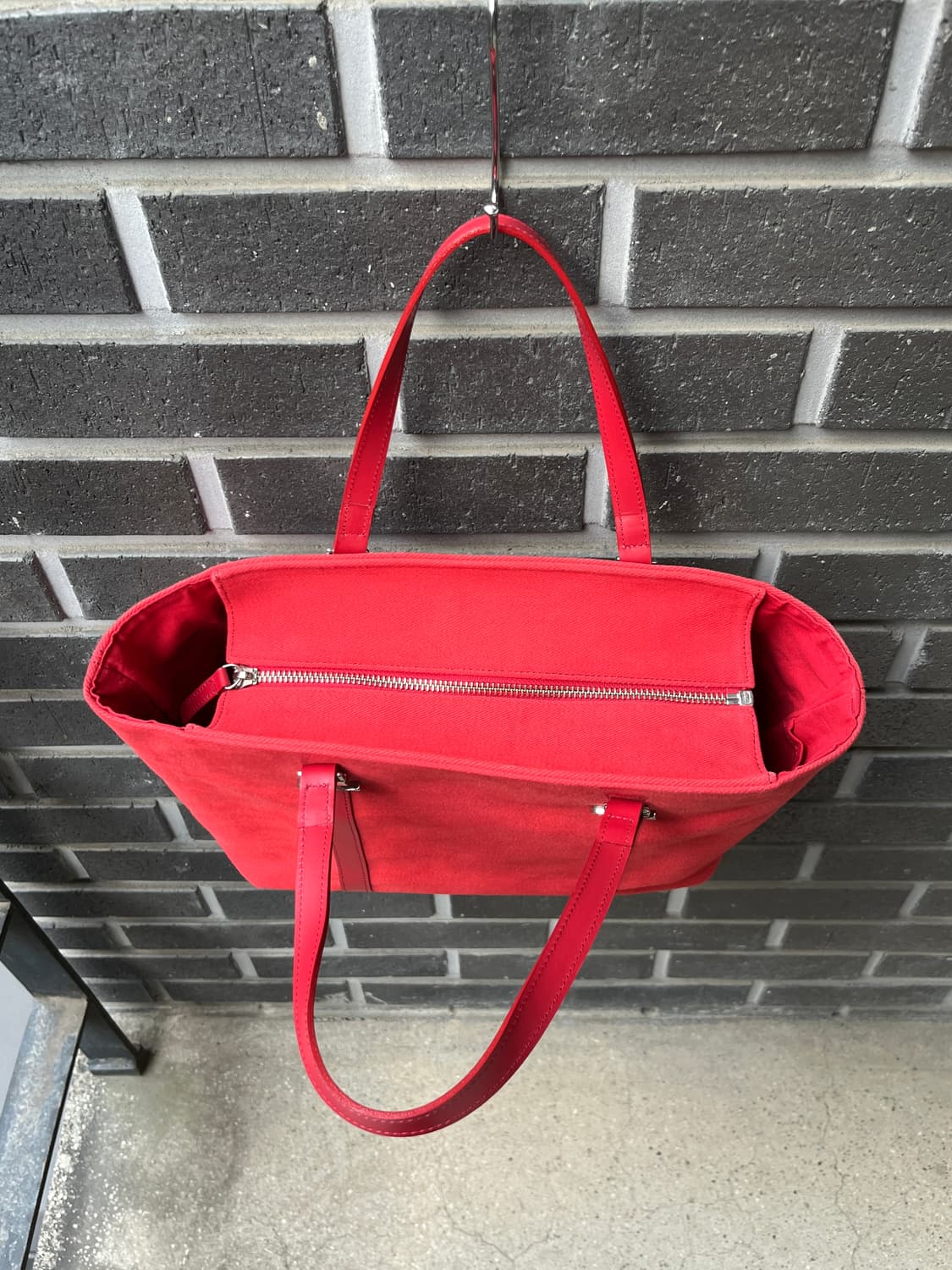 00s Courreges 꾸레쥬 더블 로고 펜던트 토트백 레드 상품이미지4