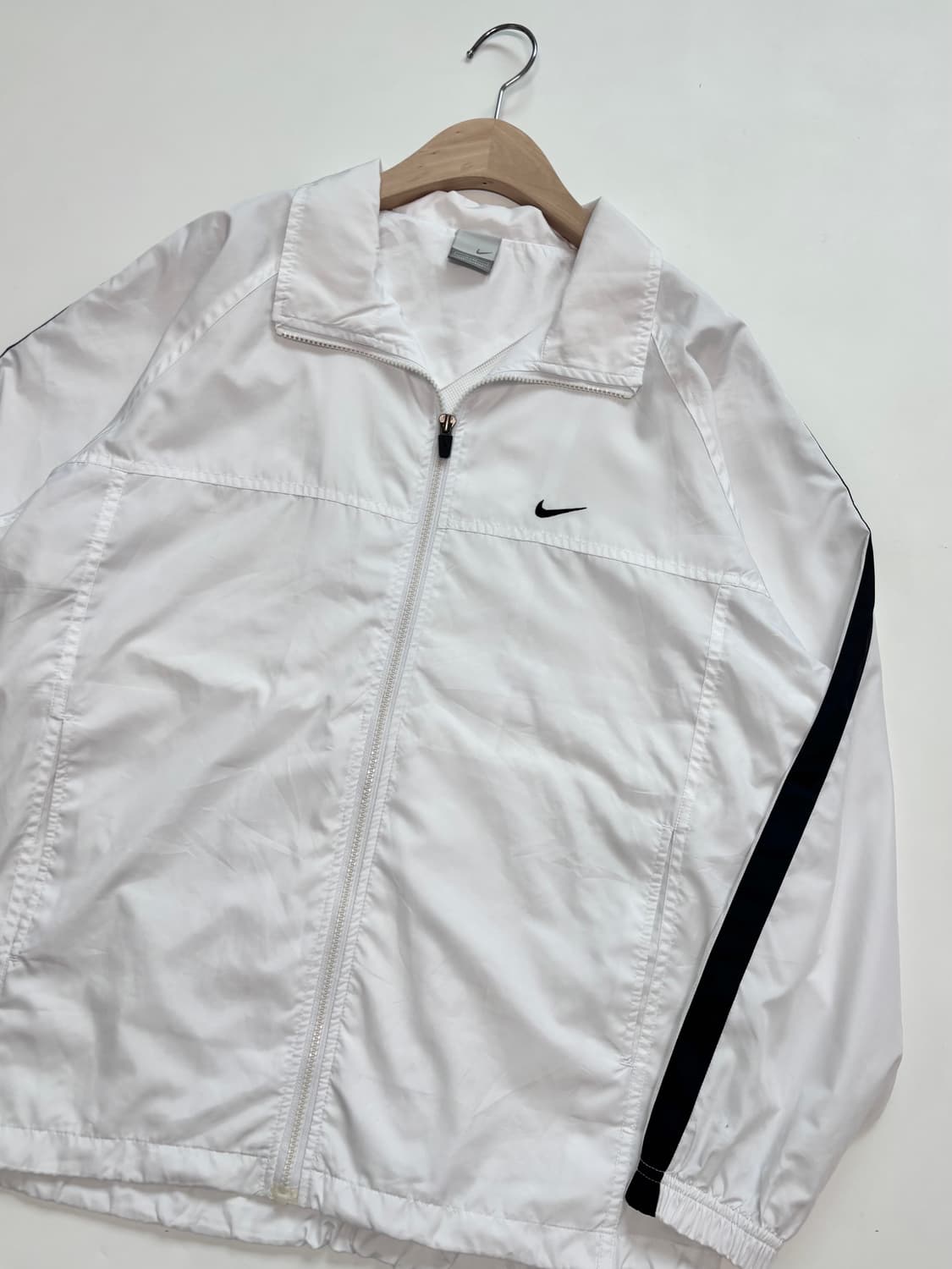 NIKE 화이트 바람막이 트랙탑  상품이미지5