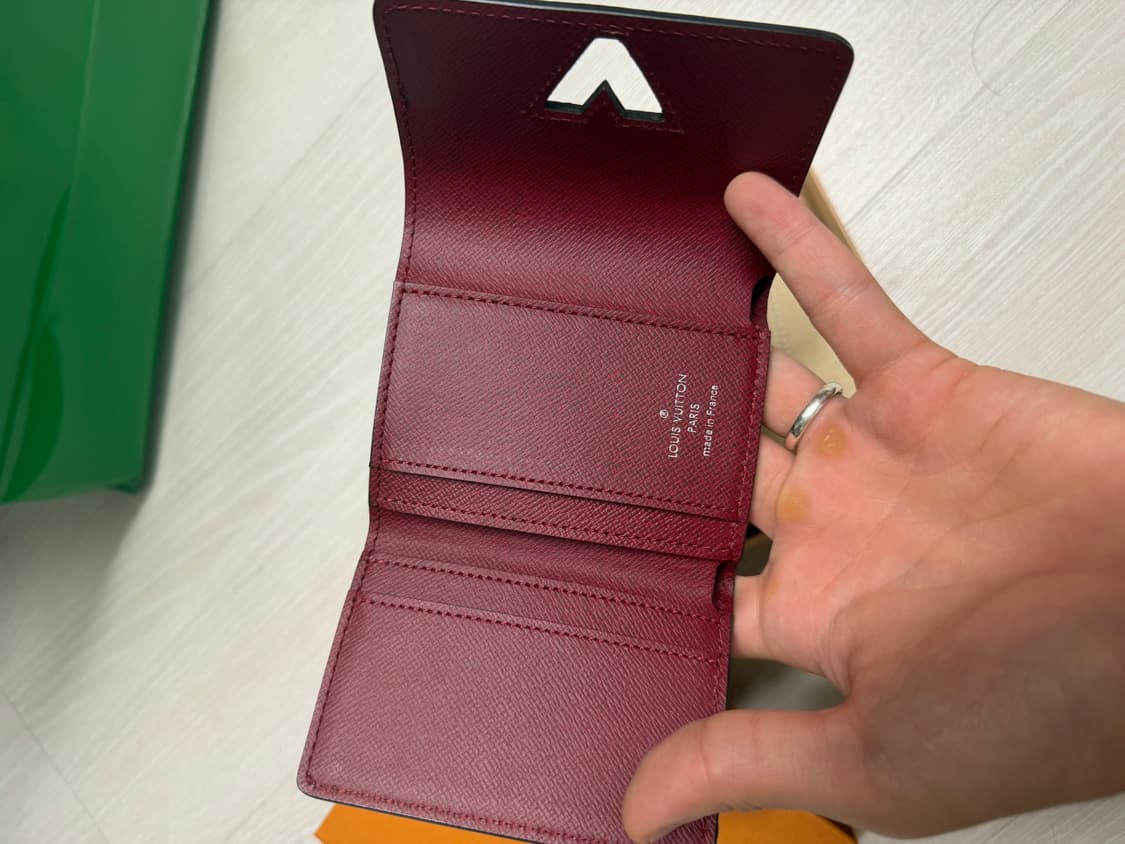 루이비통 에삐 트위스트 반지갑 상품이미지2