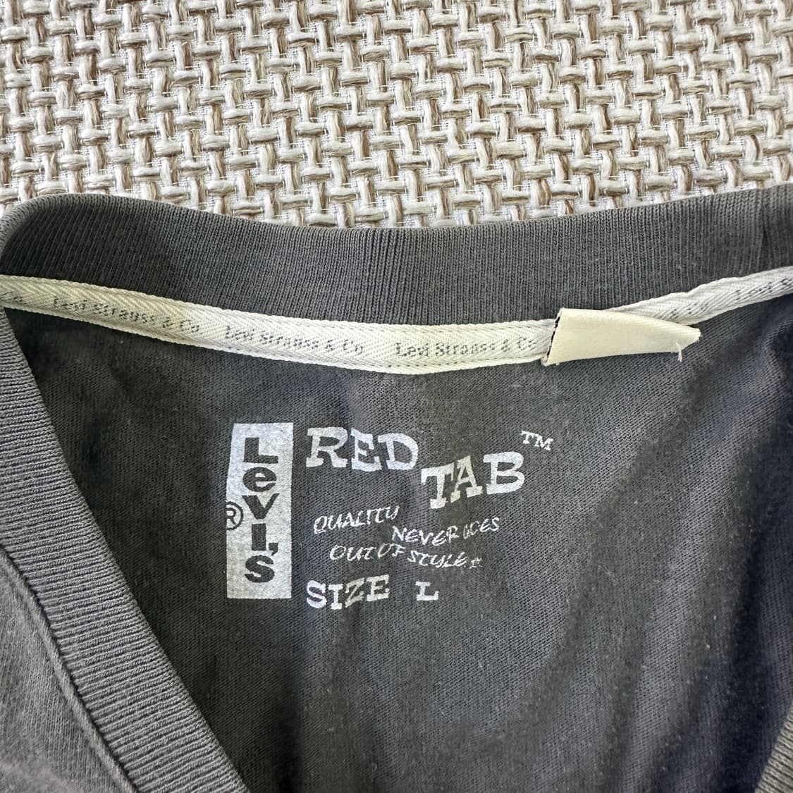 L 리바이스 차콜 긴팔 티셔츠 0423D 상품이미지2