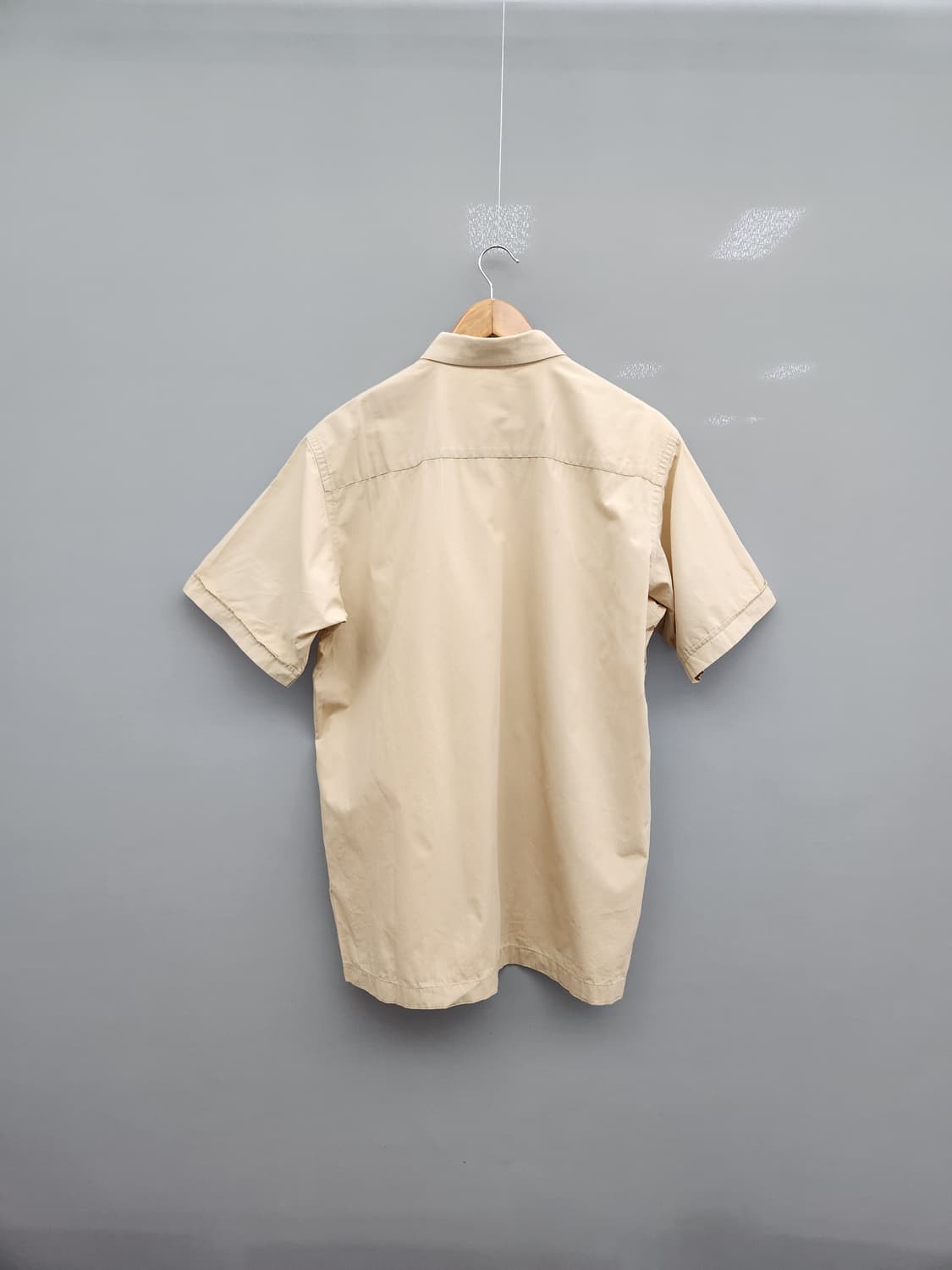 라코스테 로고 베이지 히든 반팔 셔츠 상품이미지5