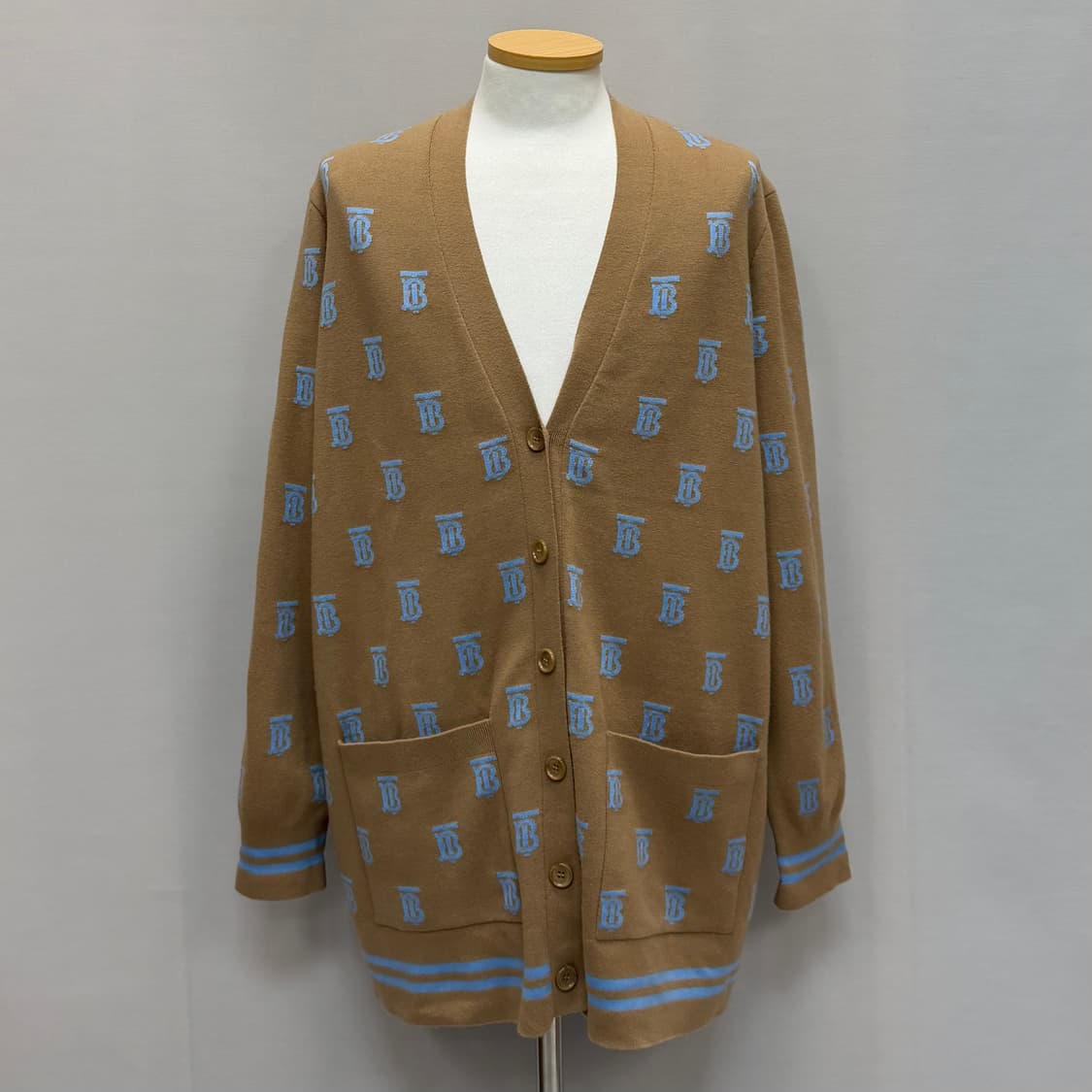 버버리 모노그램 울 실크 블렌드 가디건(105 110) 상품이미지1