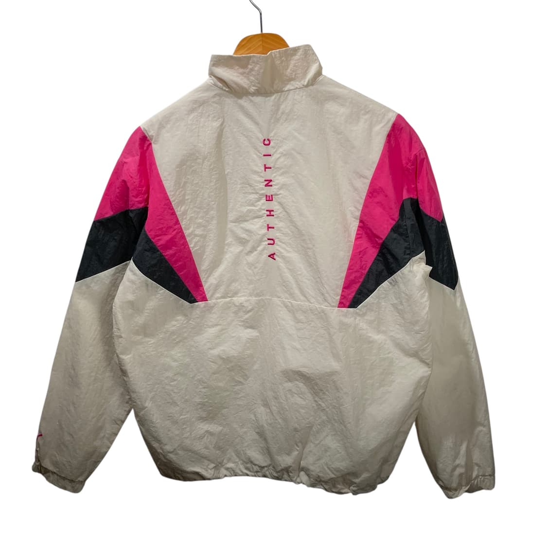 푸마 배색 화이트 바람막이 상품이미지4