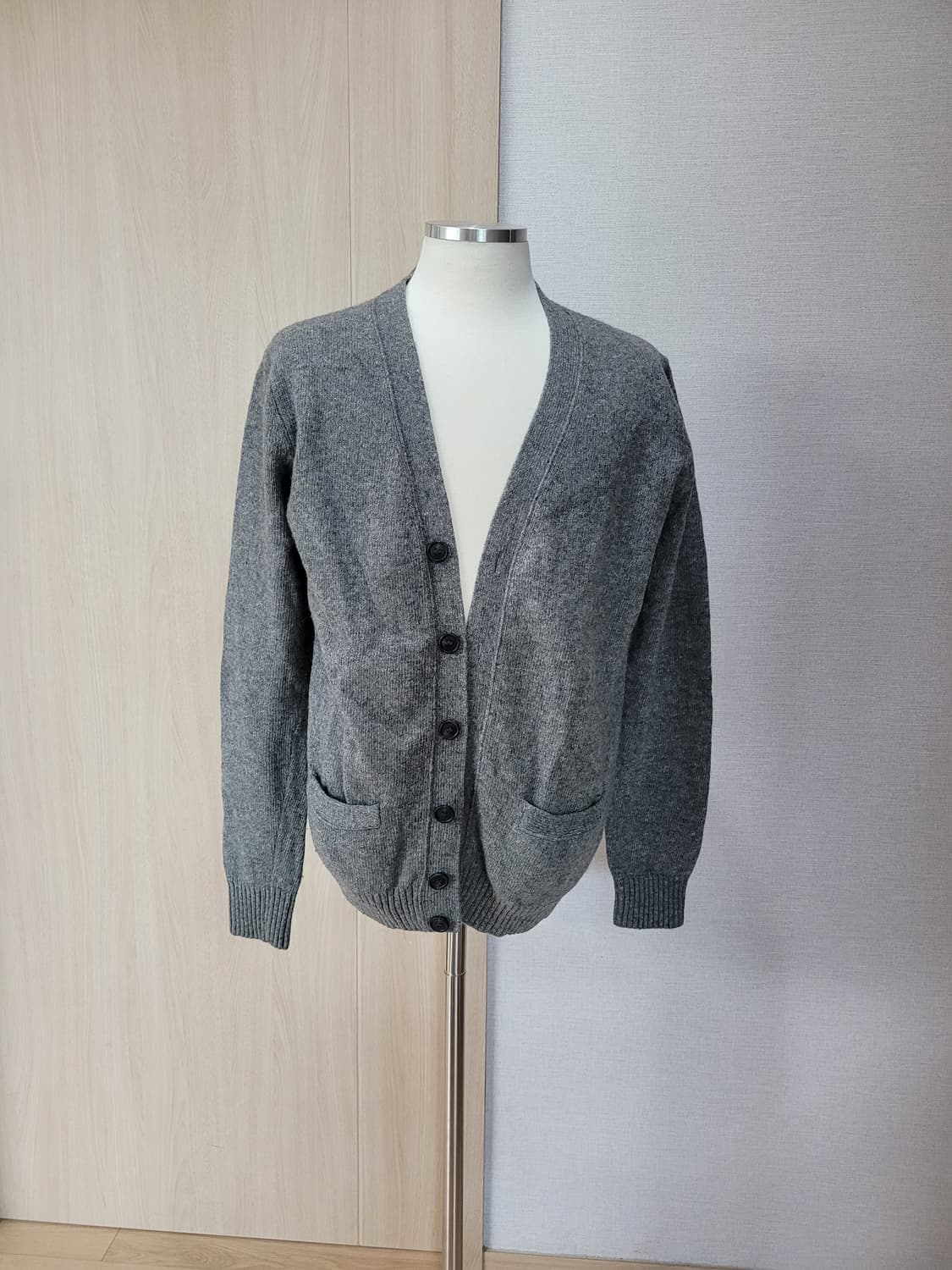 스파오 SPAO 남자 6버튼 울 가디건 100 그레이 상품이미지1