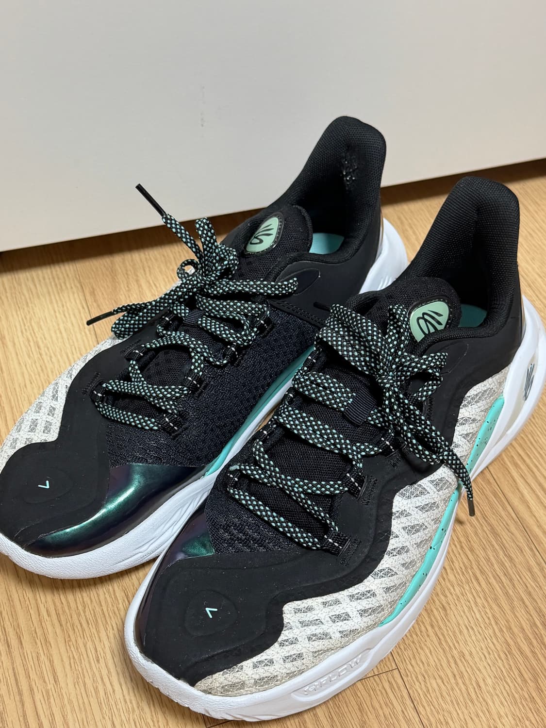 언더아머 커리 11 퓨처 커리 285 상품이미지1