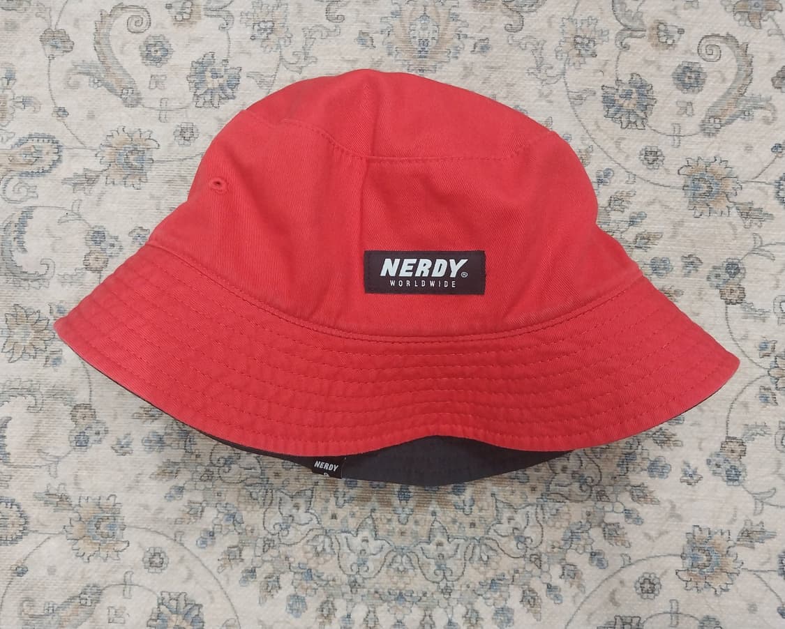 NERDY 널디 리버서블 버킷햇 레드/블랙 상품이미지1