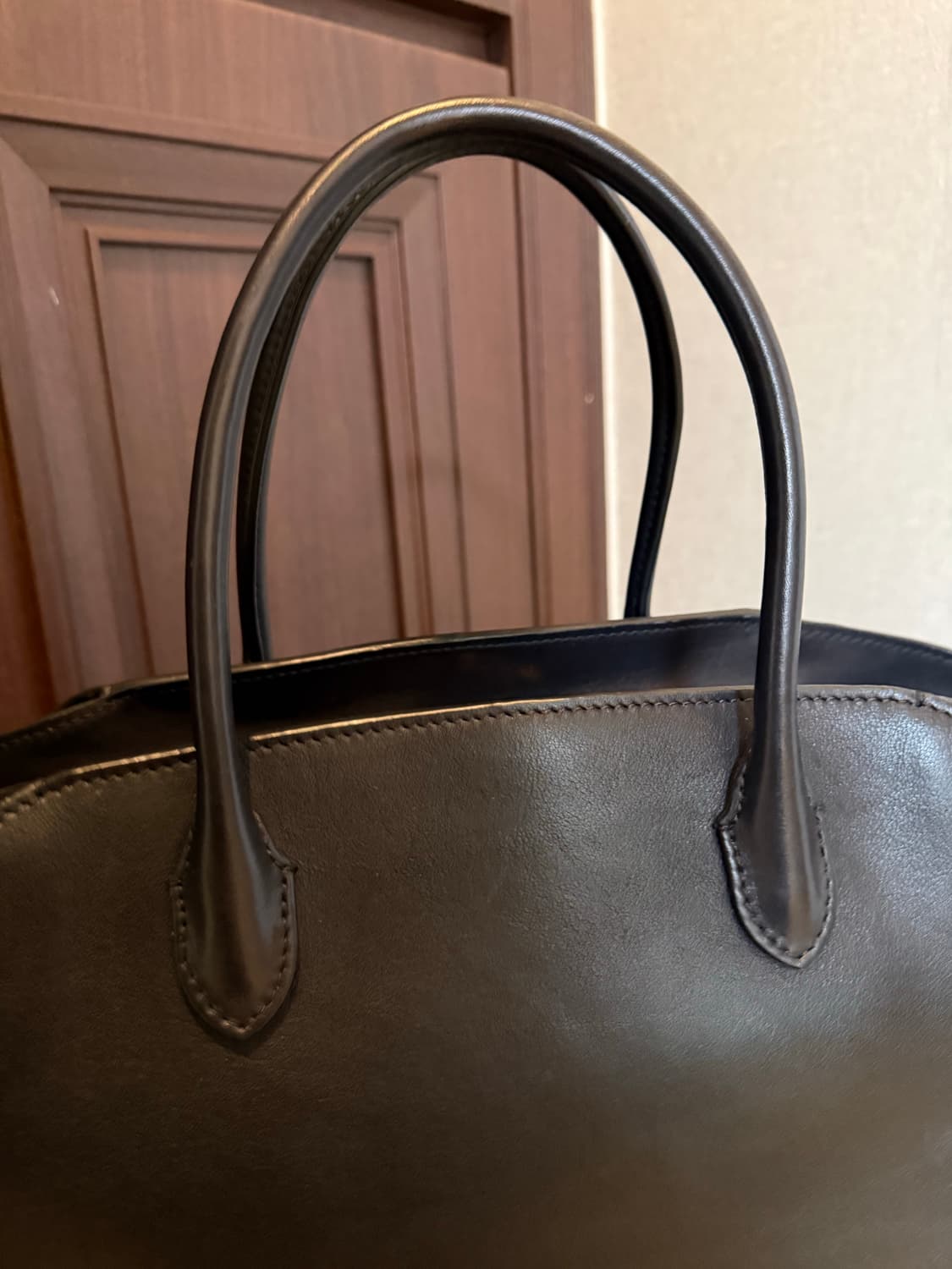 The row 더로우 말로백 12 새들 블랙 상품이미지4