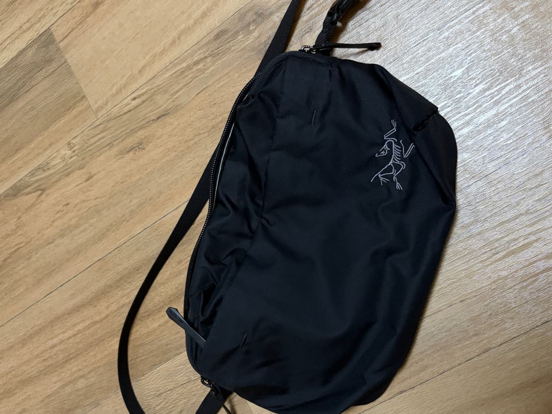 아크테릭스 헬리아드 6 크로스바디백 블랙 상품이미지2