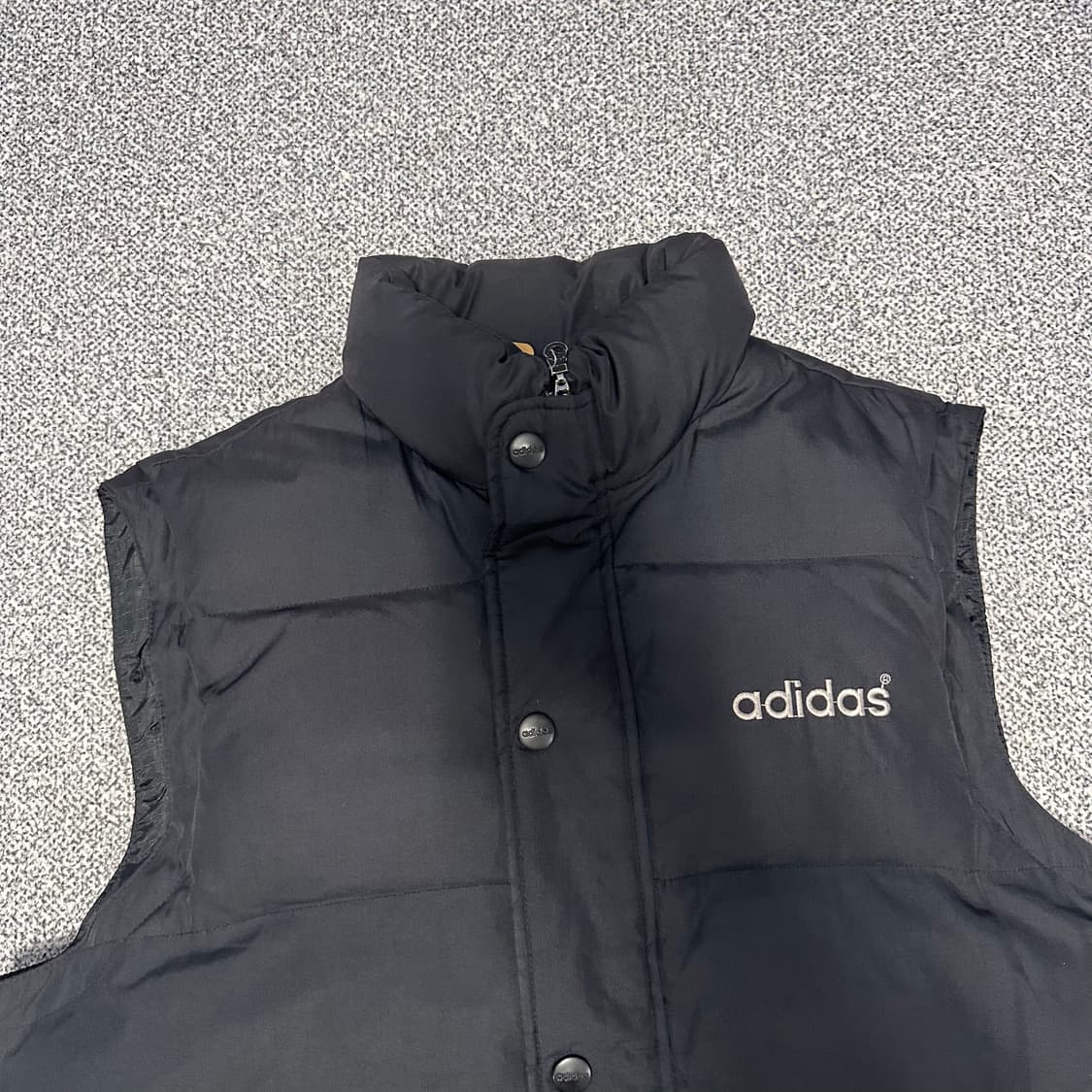 아디다스 삼선 패딩 조끼 상품이미지2