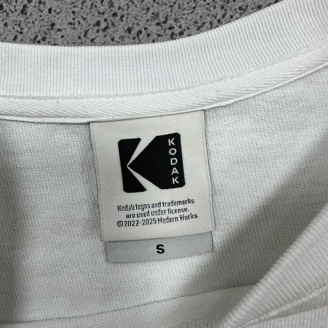 ✨ (만원 빈티지) 코닥 디스플레이메이커 빅로고 크롭 반팔티  상품이미지3