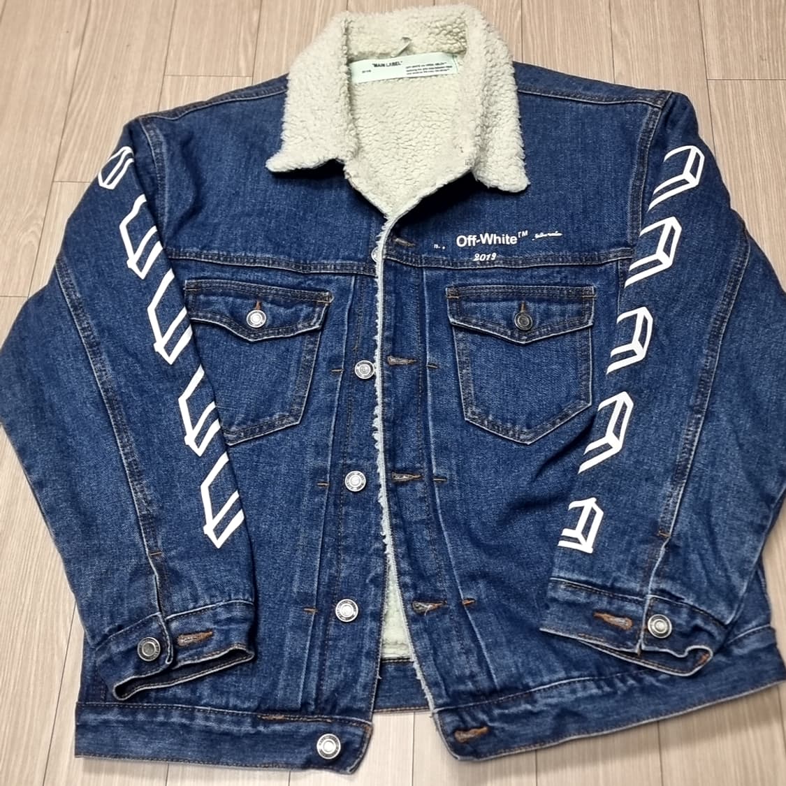 Off-White 오프화이트 데님 쉐르파 자켓 2019(100-105) 상품이미지1