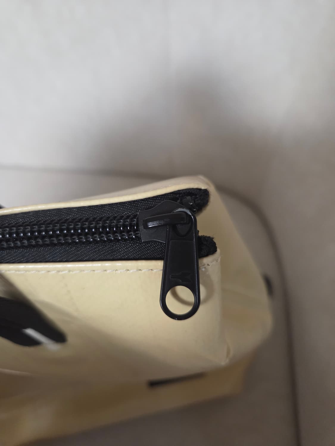 레어템 프라이탁 페테 올아이보리(내부 레드),민트택보유 상품이미지9