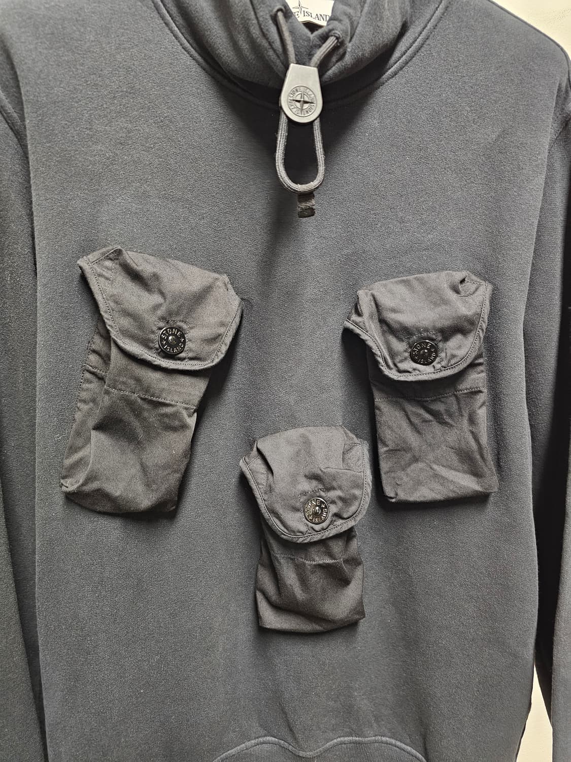 스톤아일랜드 탄창 하이 넥 스웨트셔츠 상품이미지4