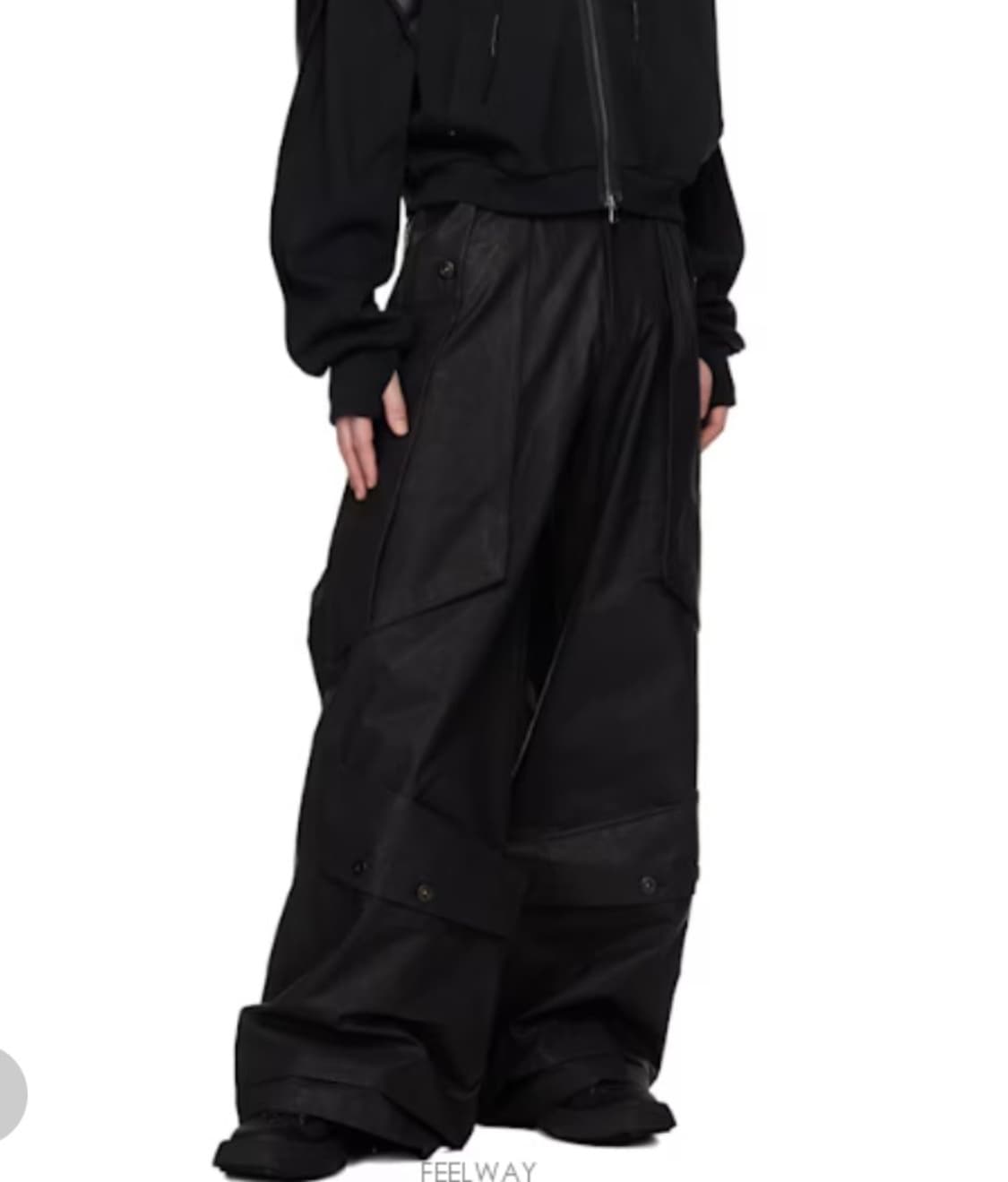 카르넷 아카이브 블랙코팅 바지 구매합니다  상품이미지1