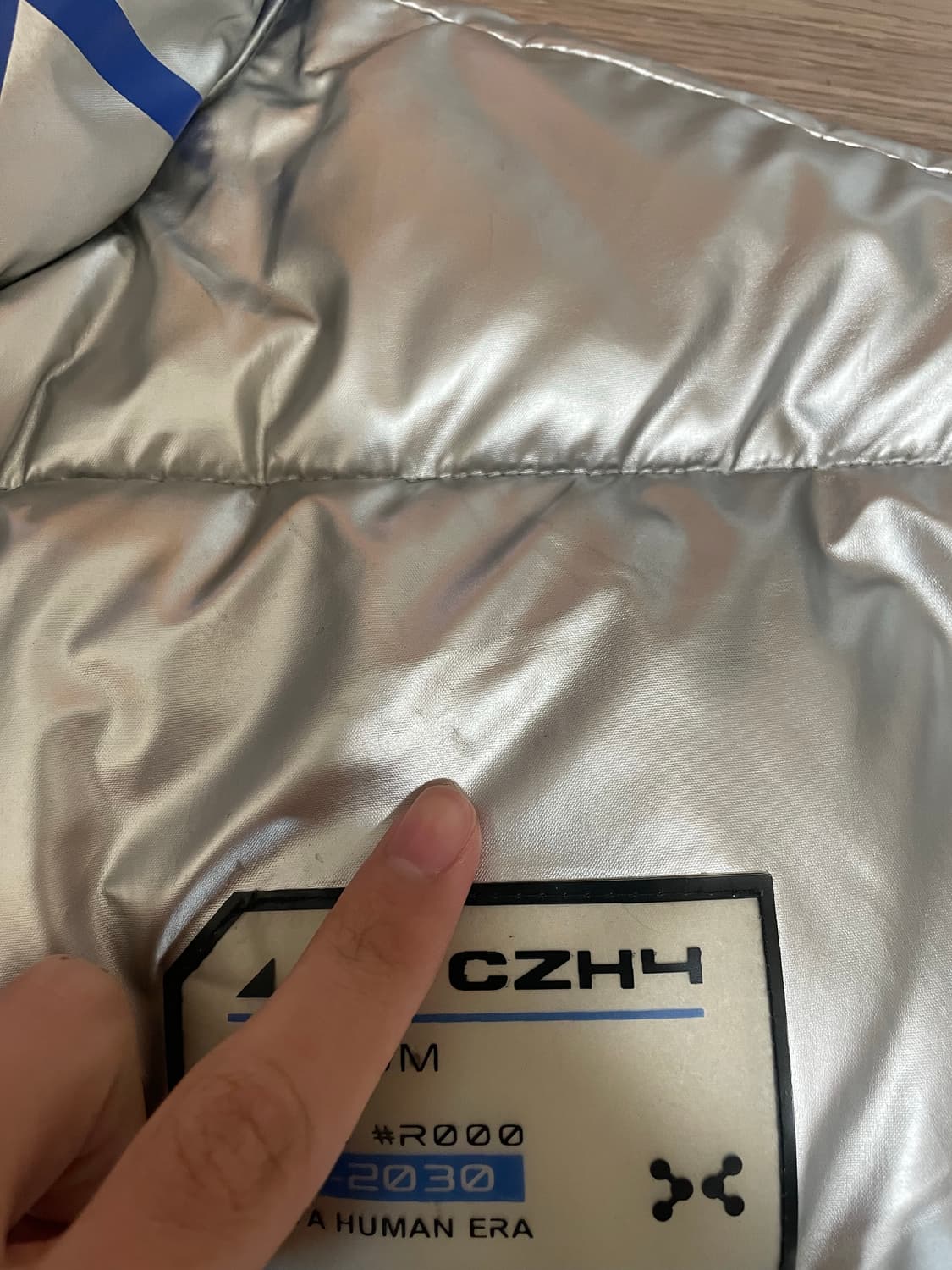 글로시 실버 디테일 푸퍼 자켓 상품이미지9