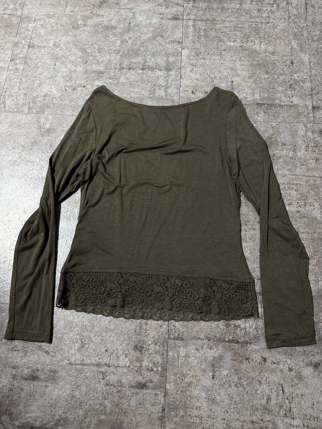 와이넥 레이스 디테일 롱 슬리브 티 상품이미지4