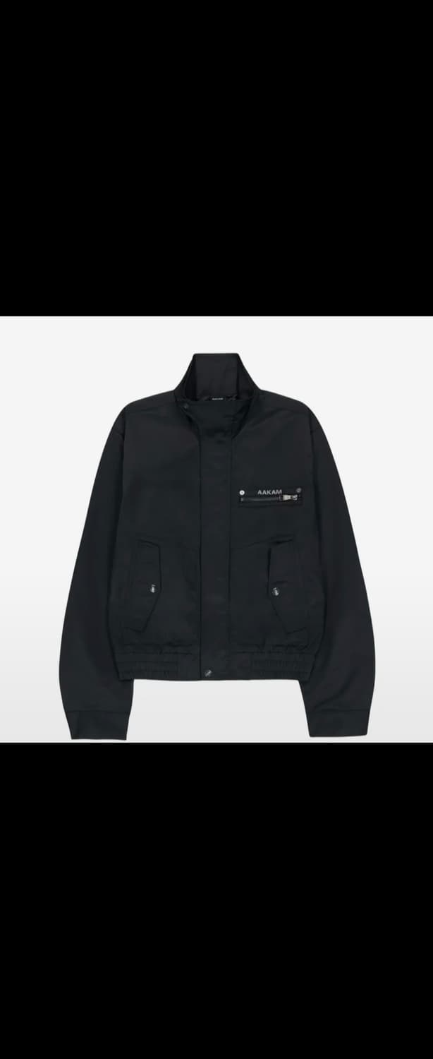 아캄 하이넥 버튼 자켓 High-Neck

Button Jacket 상품이미지1