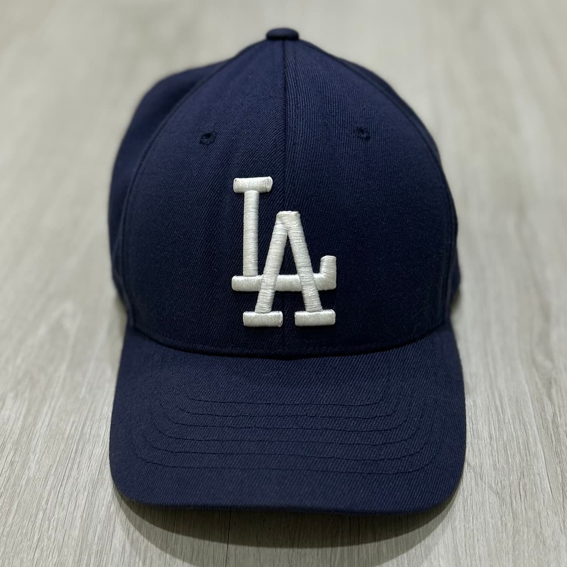 【미품】 MLB LA 다저스 볼캡 스펙테이터 네이비 퍼플 은지원 착용 상품이미지4