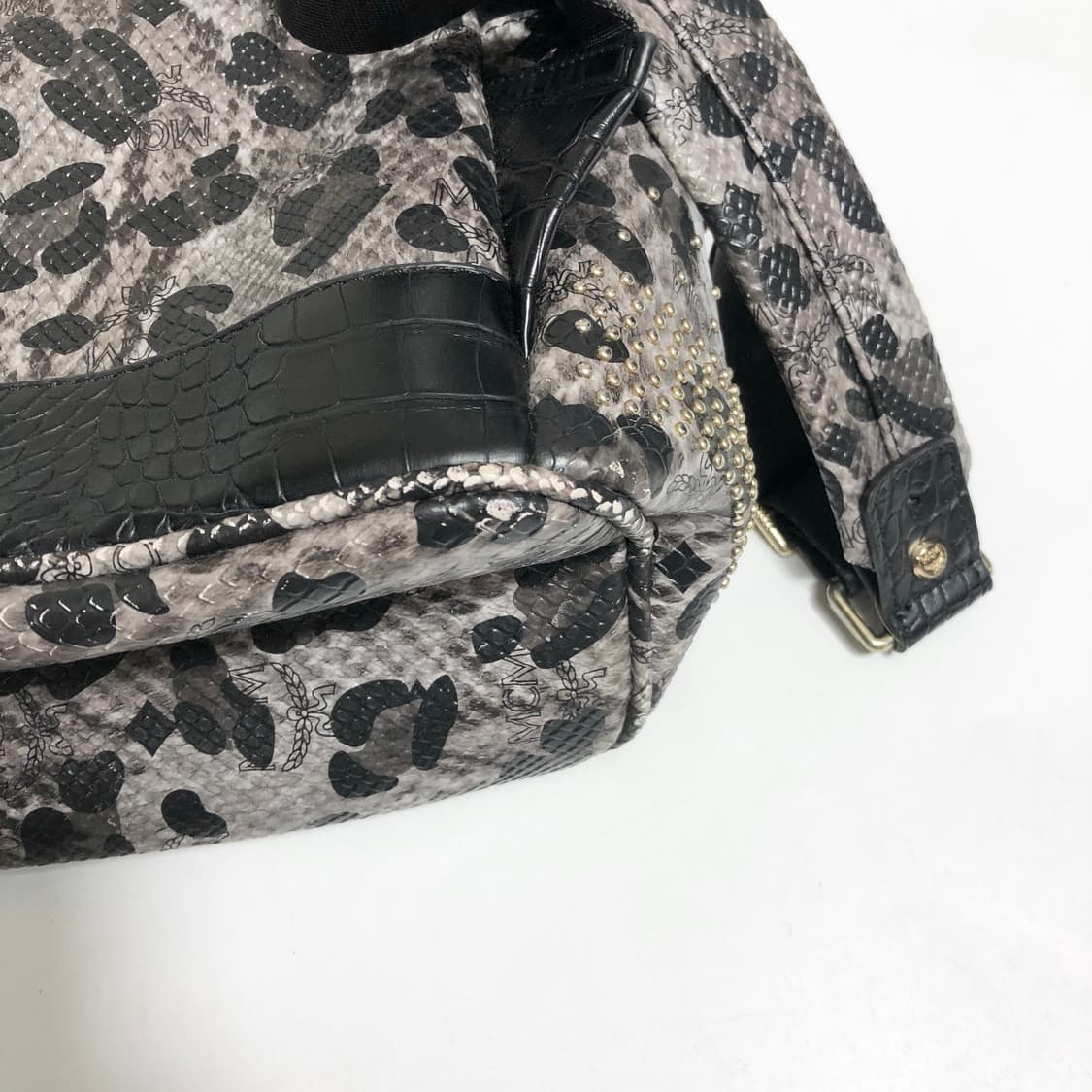 MCM 뱀피 스터드 백팩  상품이미지4