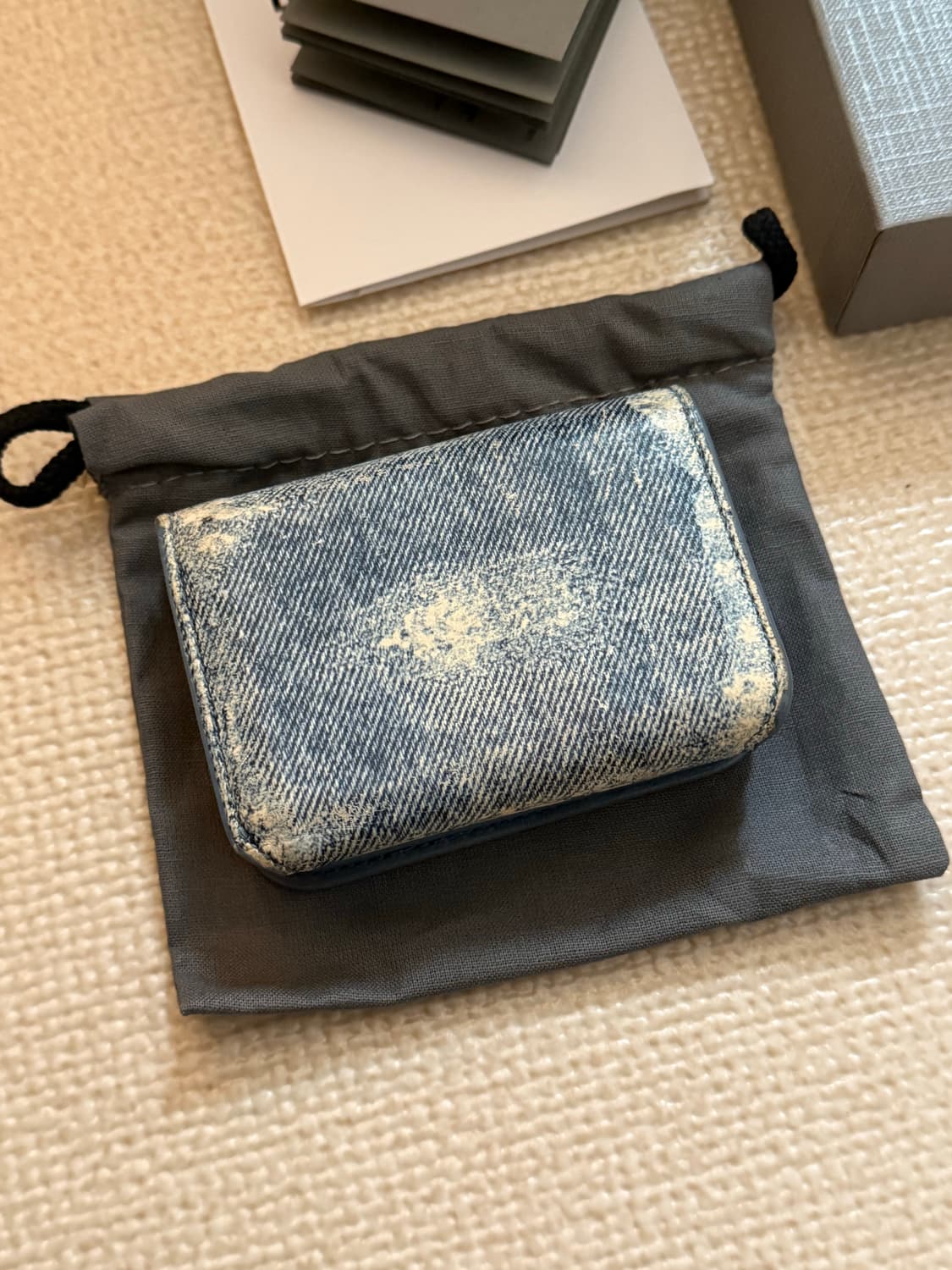 발렌시아가 데님 플랩 반지갑 상품이미지3