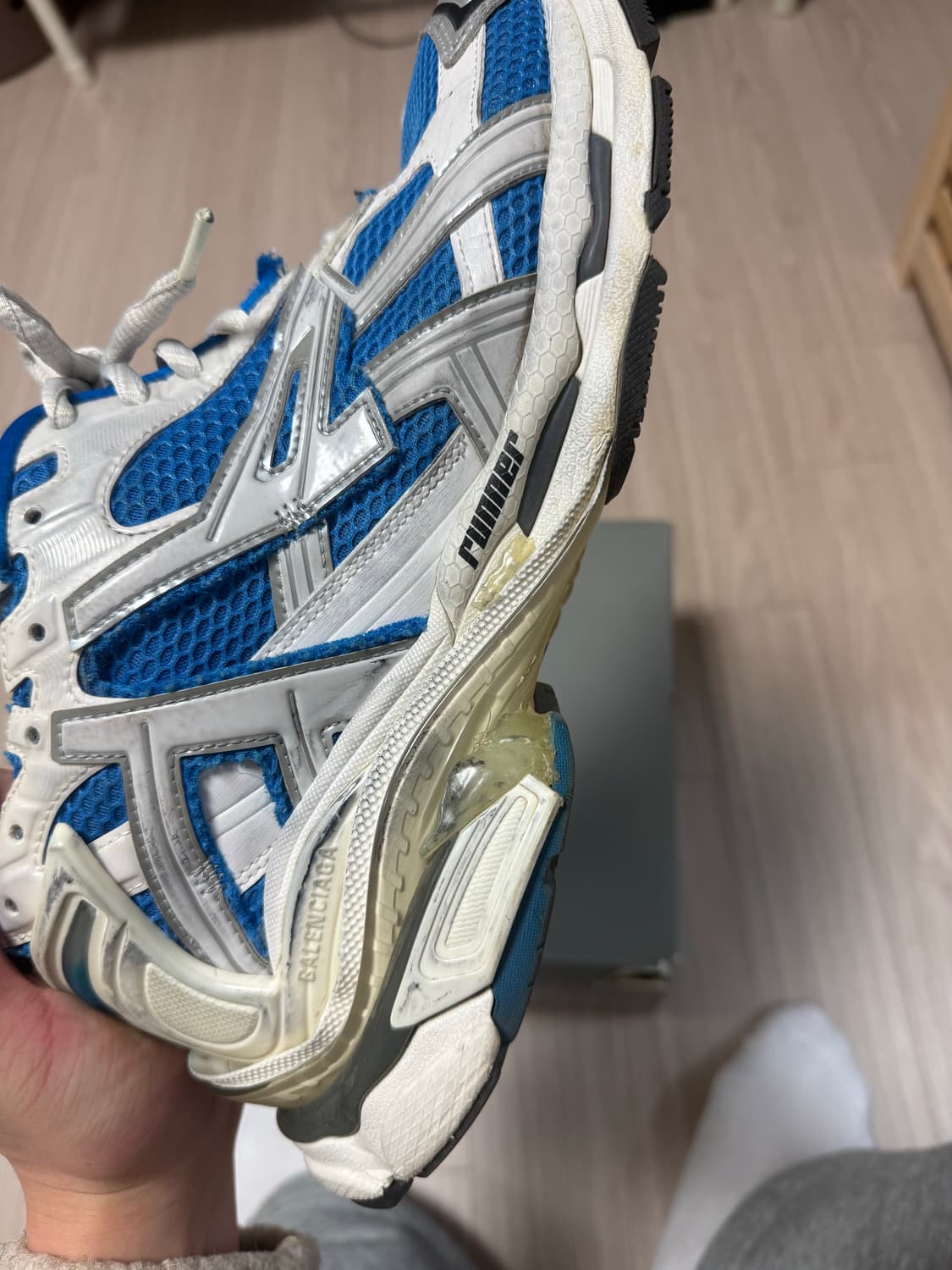 발렌시아가 러너 43사이즈 판매합니다 상품이미지5