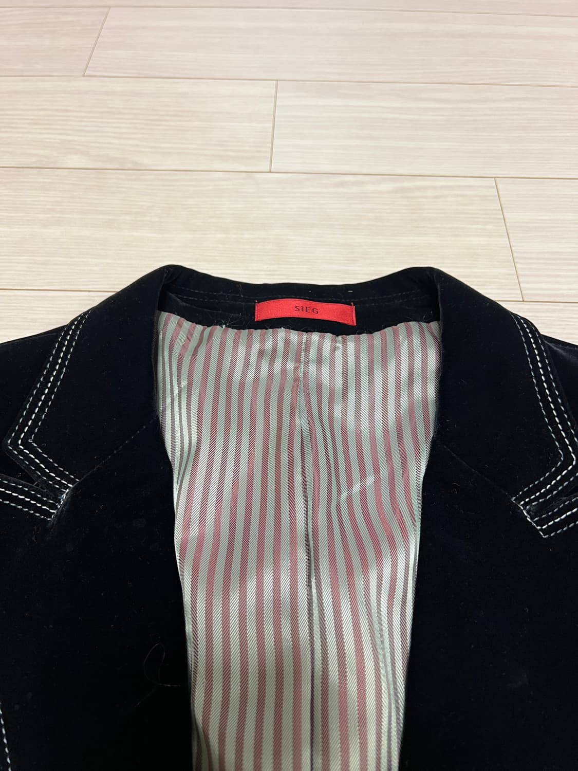 SIEG 블랙 벨벳 싱글 자켓 / 스티치 포인트 / 클래식 & 유니크 무 상품이미지6