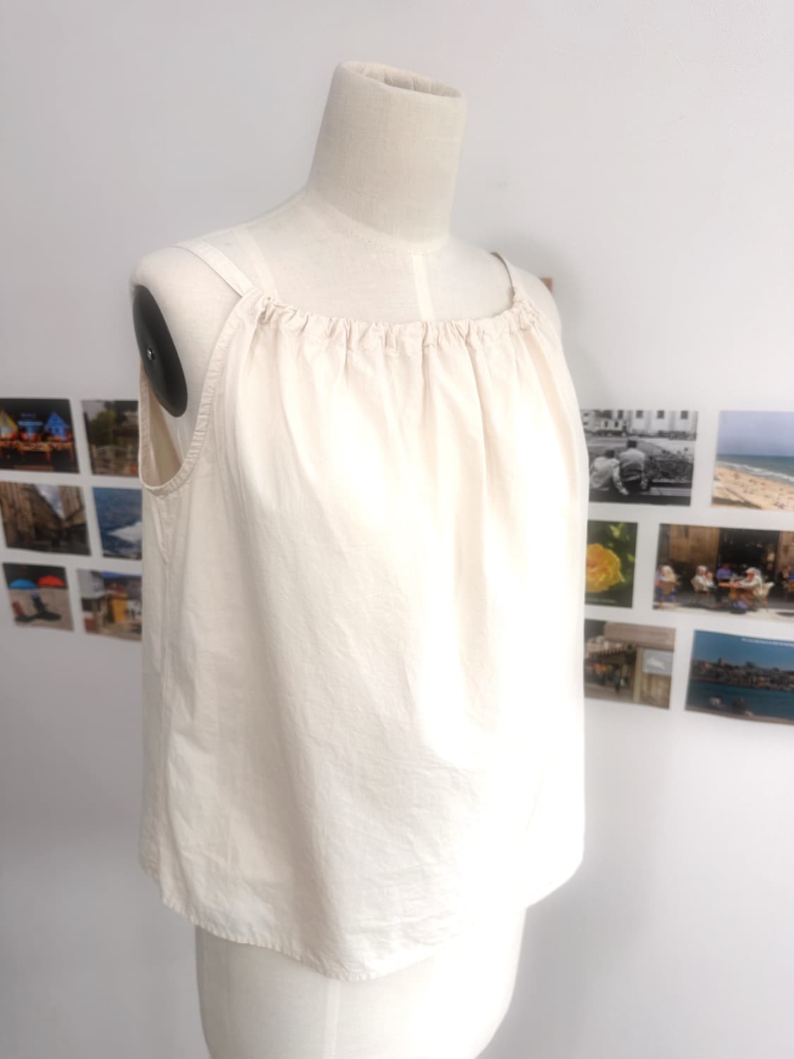 코튼소재 아이보리+베이지 슬리브리스 나시 상품이미지1