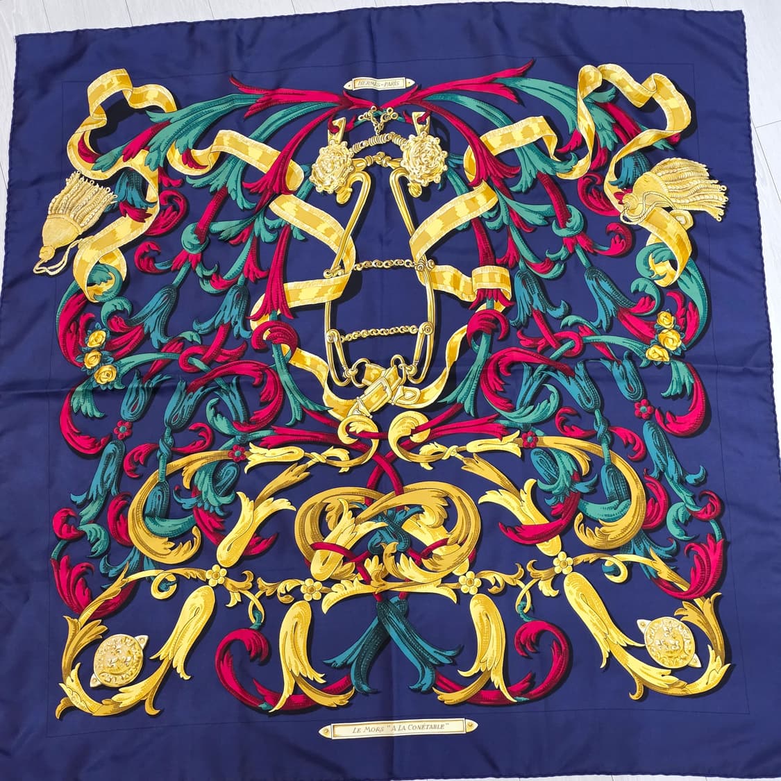 에르메스 까레90 네이비블루 르모르스 아라 콘네타블 상품이미지1