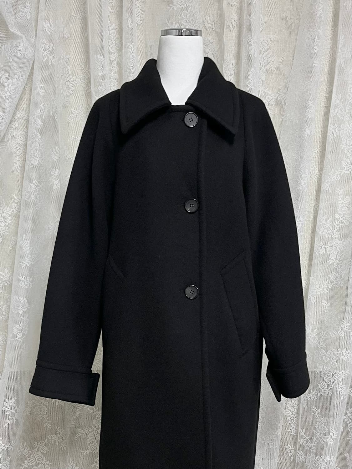 2) 구호 플러스 볼륨 실루엣 맥카라 코트 블랙 상품이미지1