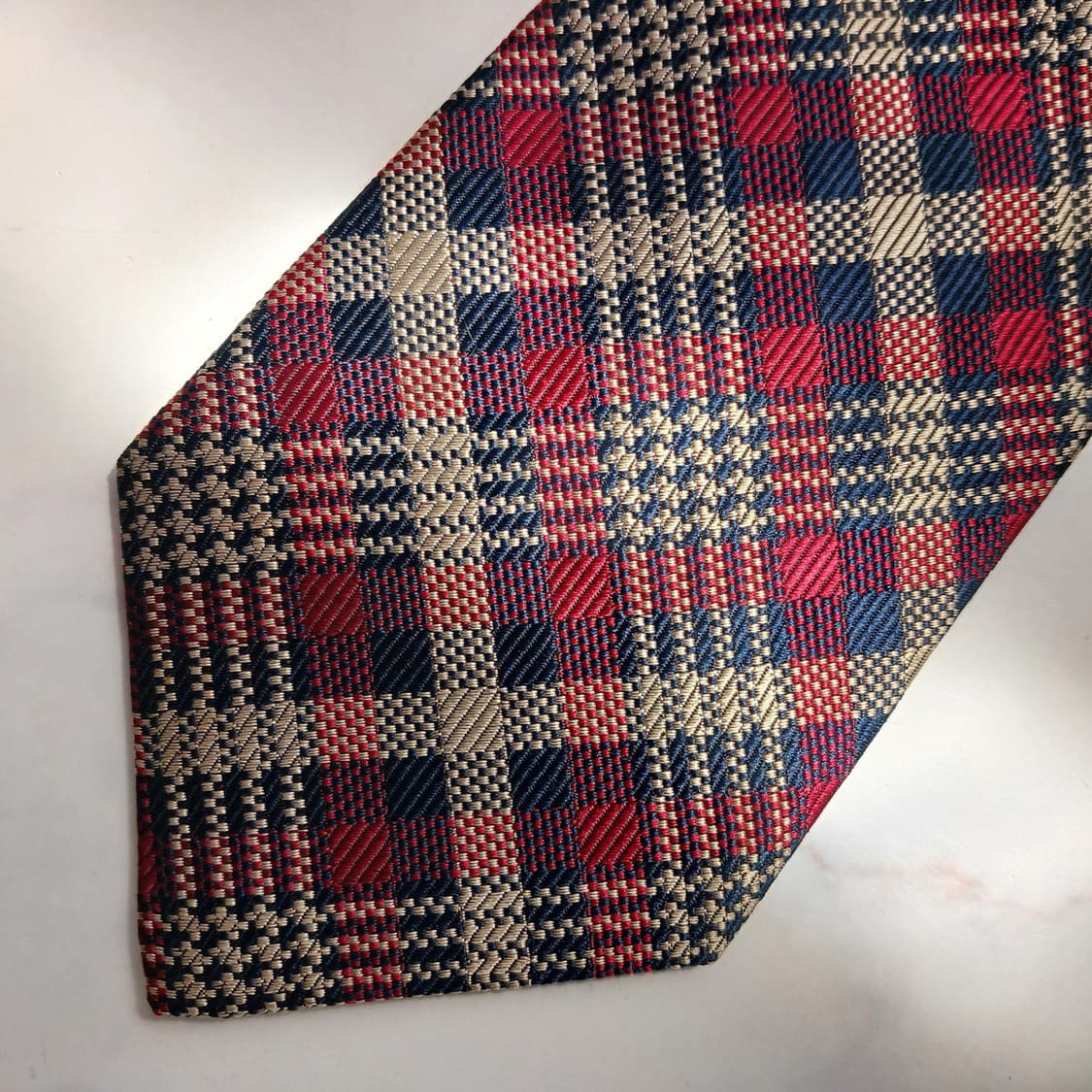 아쿠아스큐텀 실크 와인 체크 패턴 넥타이 9.5cm A+등급 E942
 상품이미지7