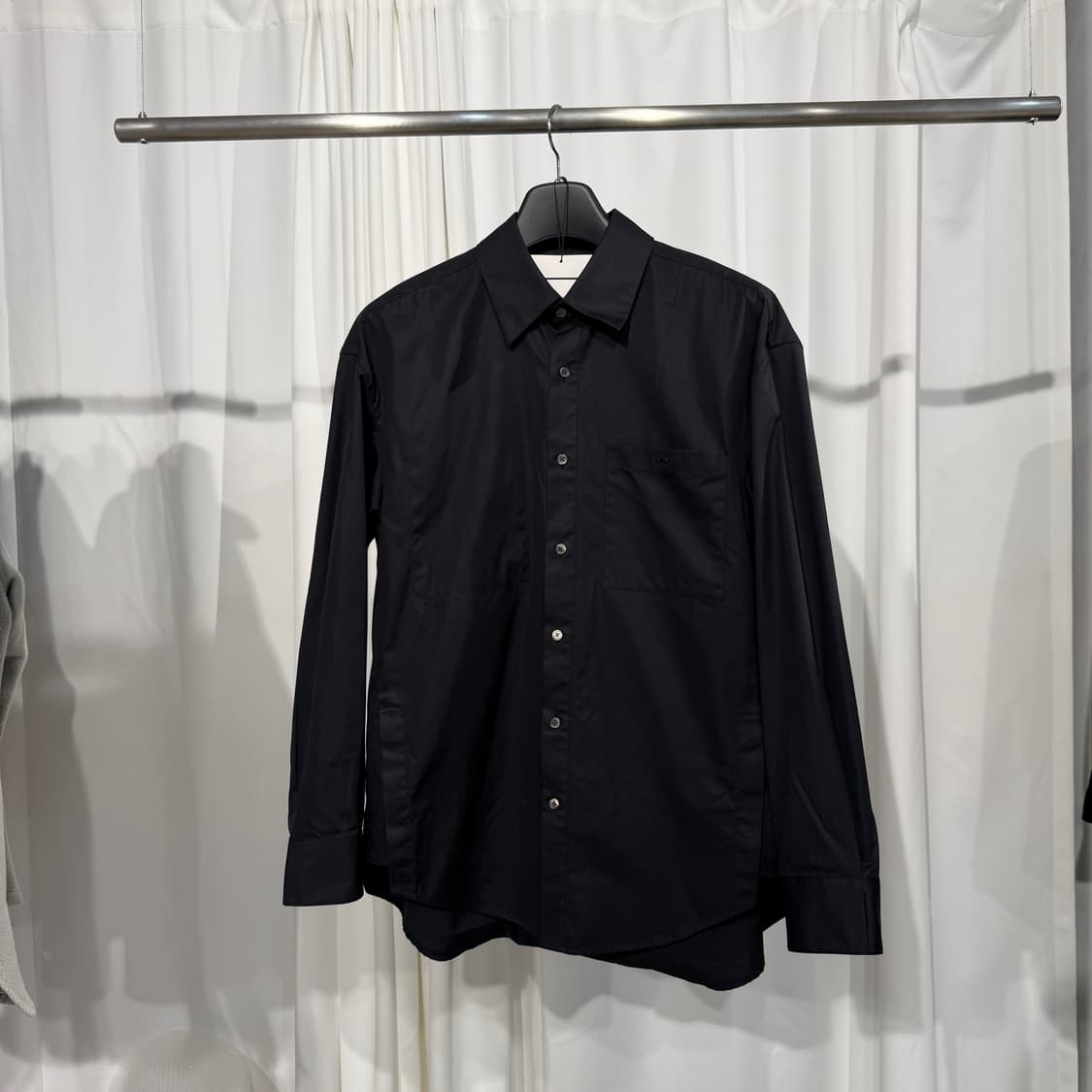 우영미 백로고 셔츠 25년
48사이즈  상품이미지2