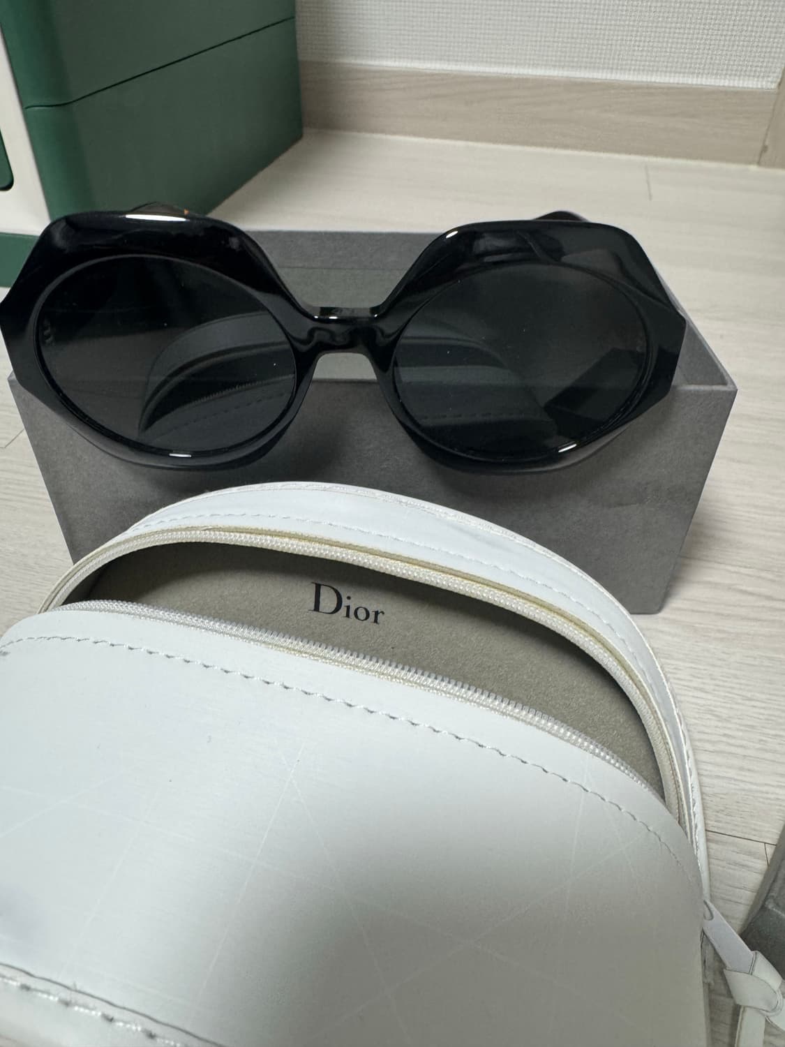 디올 선글라스 (남녀공용). 매장구매.  상품이미지5