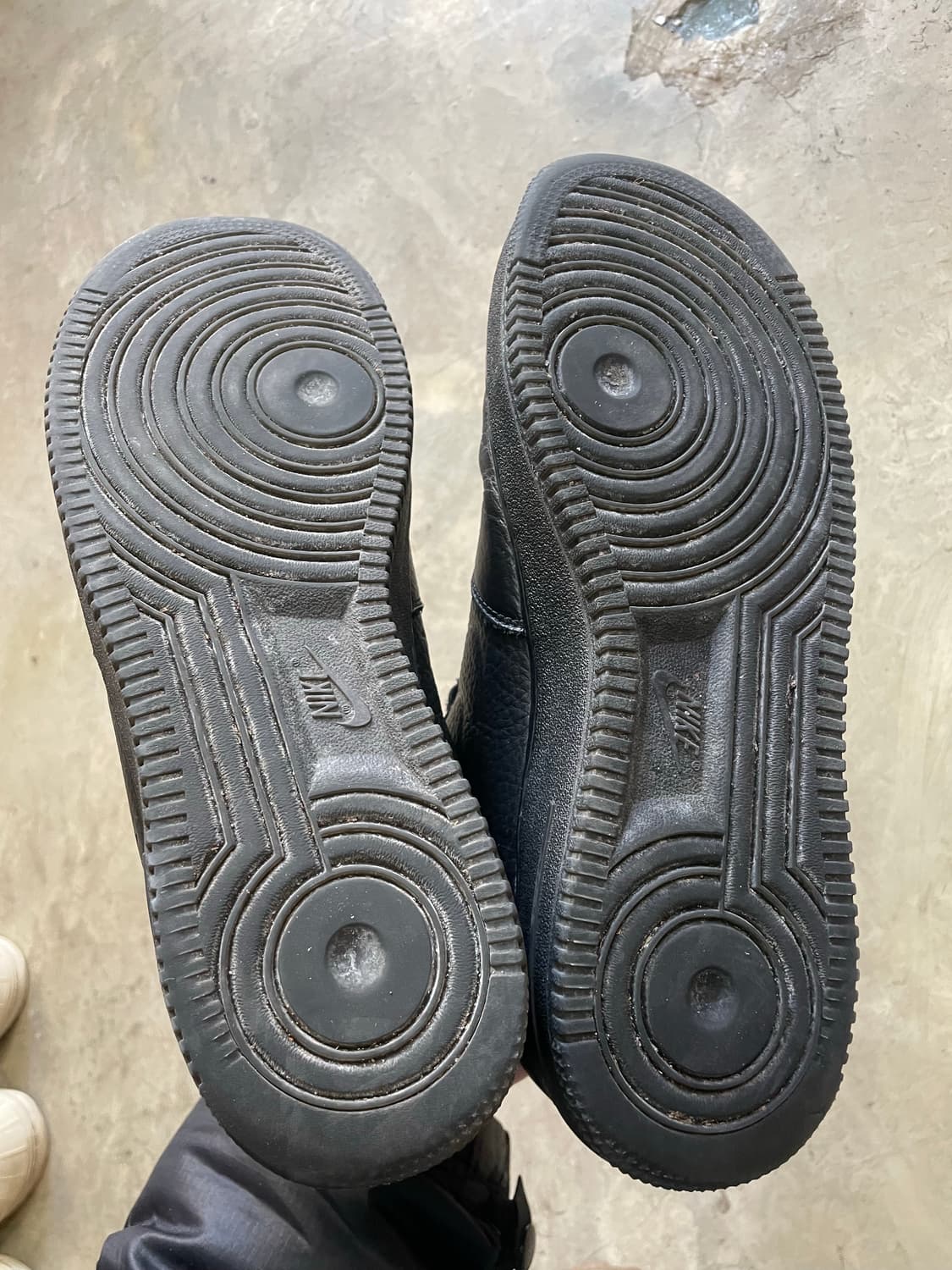 나이키 에어포스 1 ‘07 워터프루프 블랙 280 상품이미지6