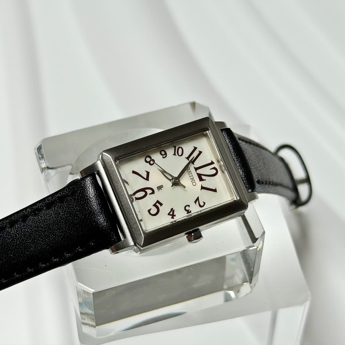 90s00s 빈티지 세이코 루키아 빈티지 탱크 볼드 넘버 워치 상품이미지8